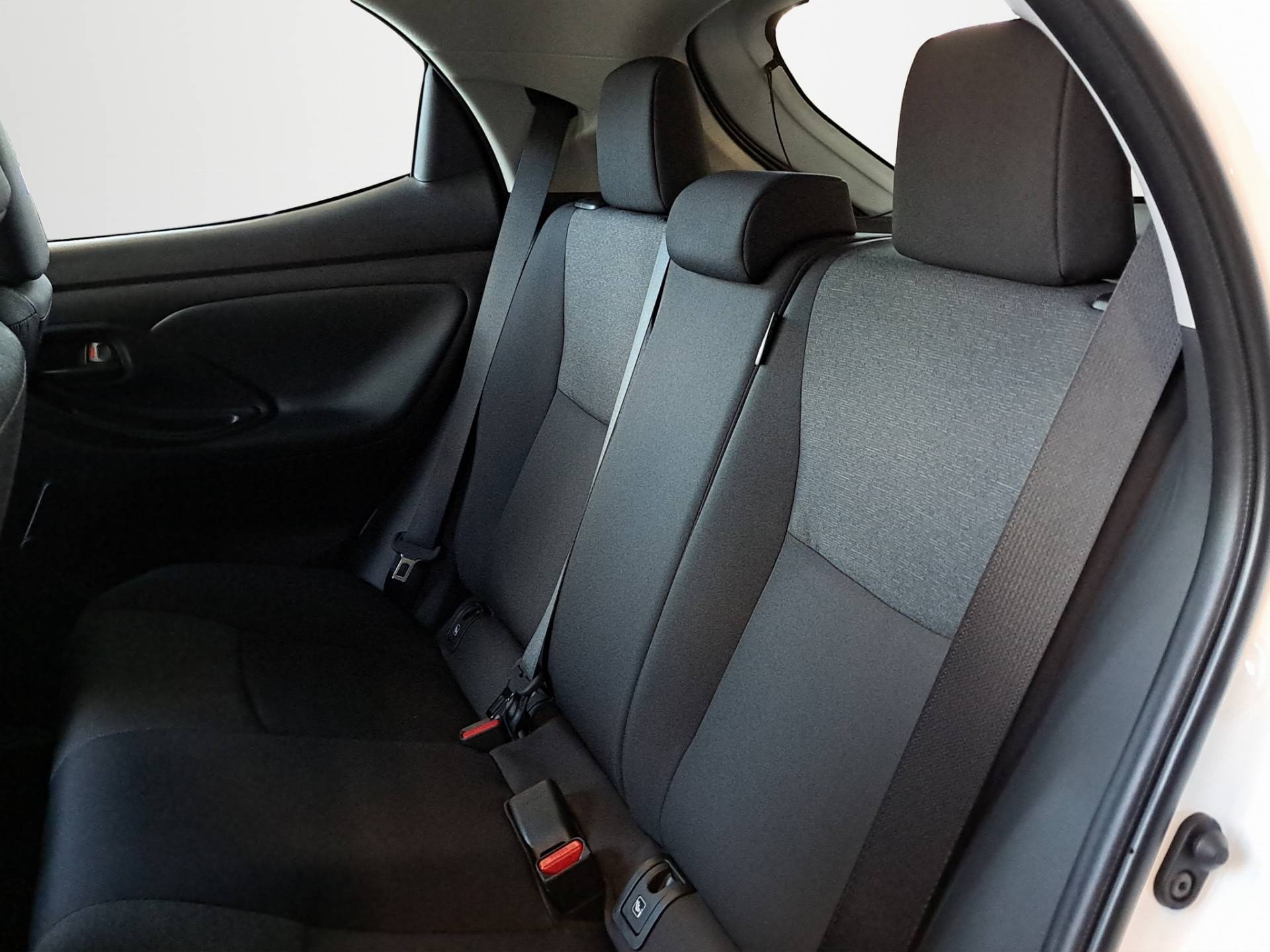 MAZDA Mazda2 - Foto 11