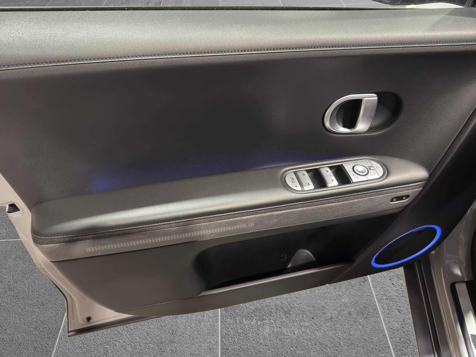 HYUNDAI IONIQ 5 - Foto 8