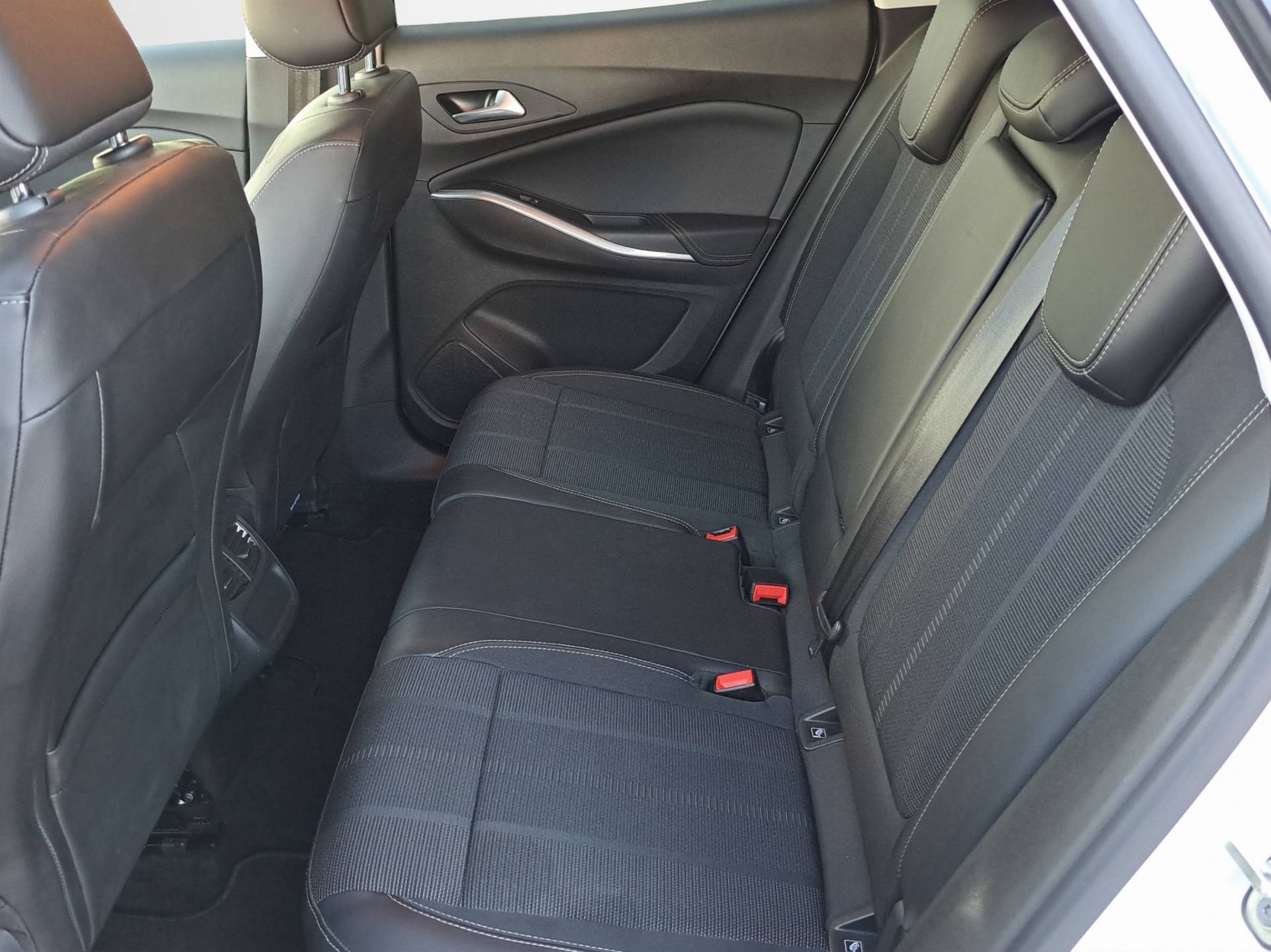 OPEL Grandland - Foto 11