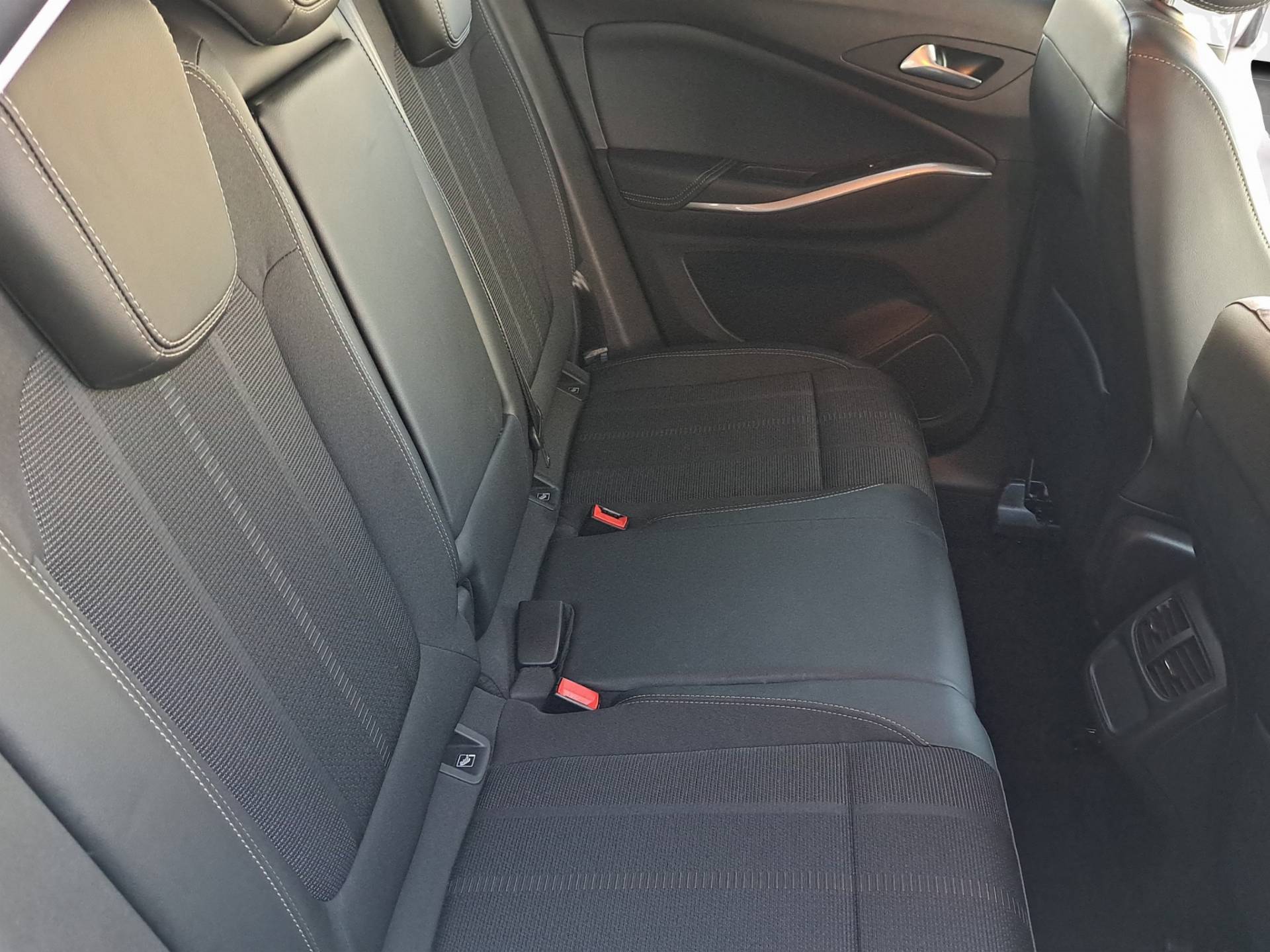 OPEL Grandland - Foto 16