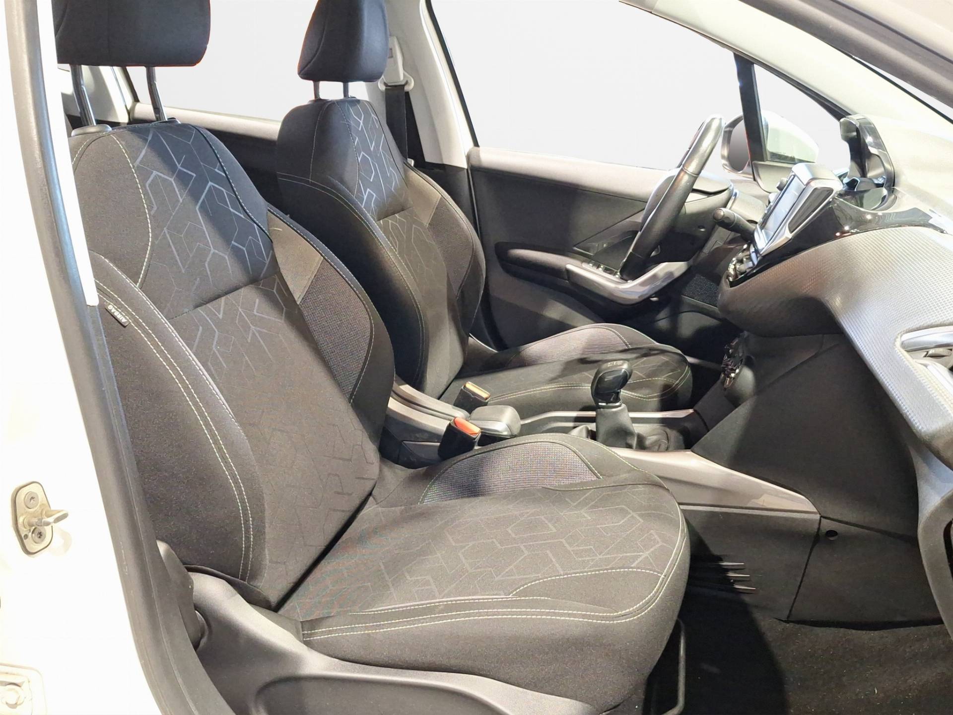 PEUGEOT 2008 - Foto 15