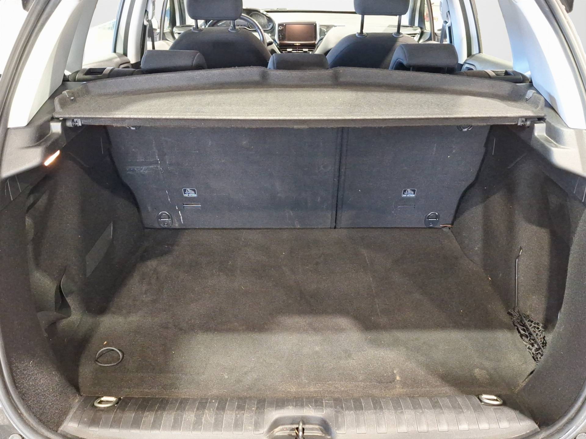 PEUGEOT 2008 - Foto 18