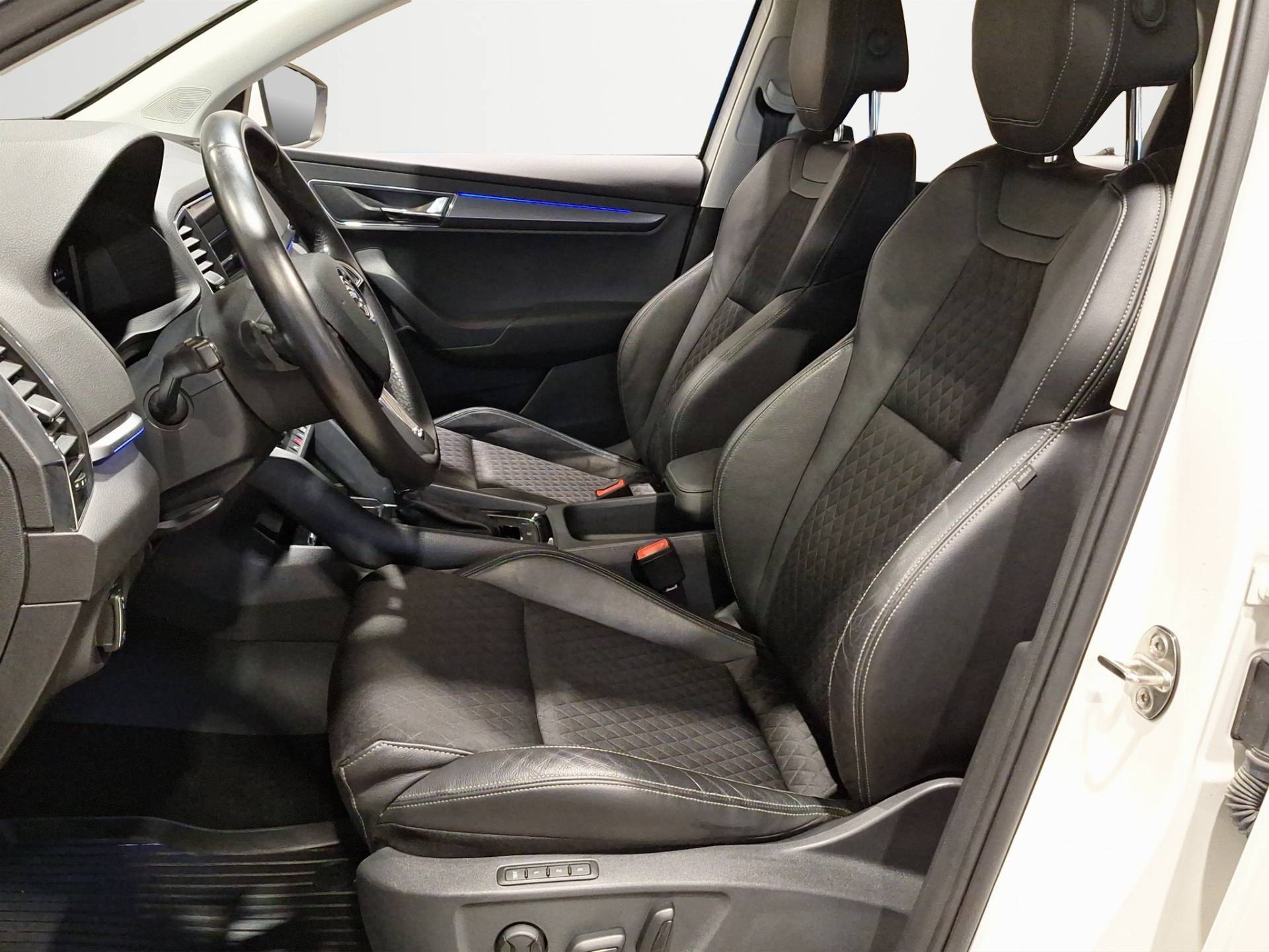 SKODA Karoq Karoq 1.6 tdi Style dsg usata in pronta consegna - Brandini