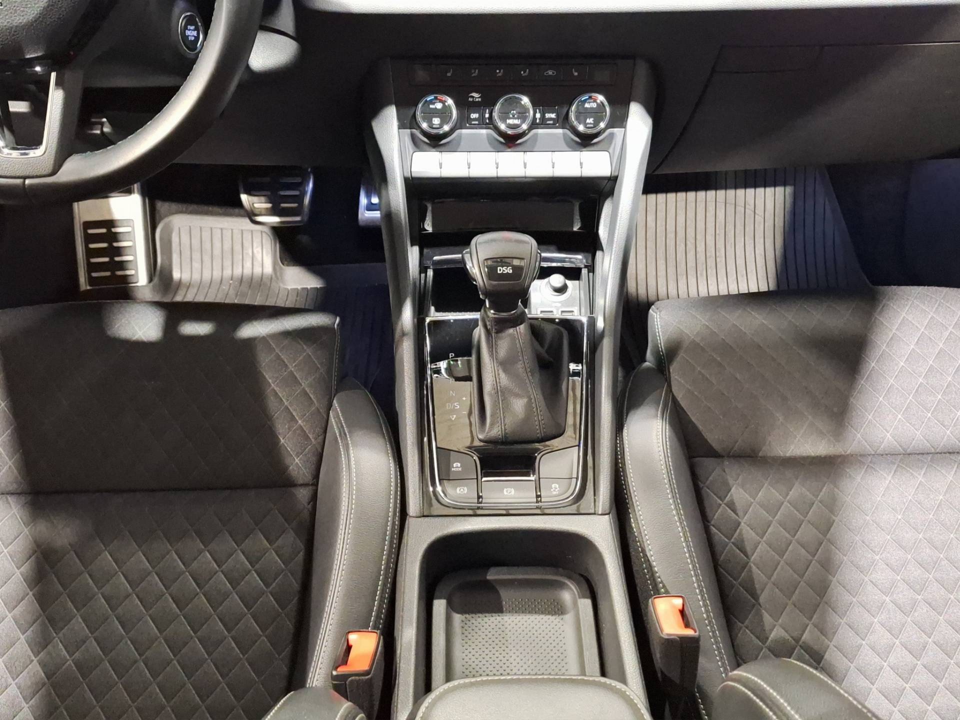 SKODA Karoq Karoq 1.6 tdi Style dsg usata in pronta consegna - Brandini