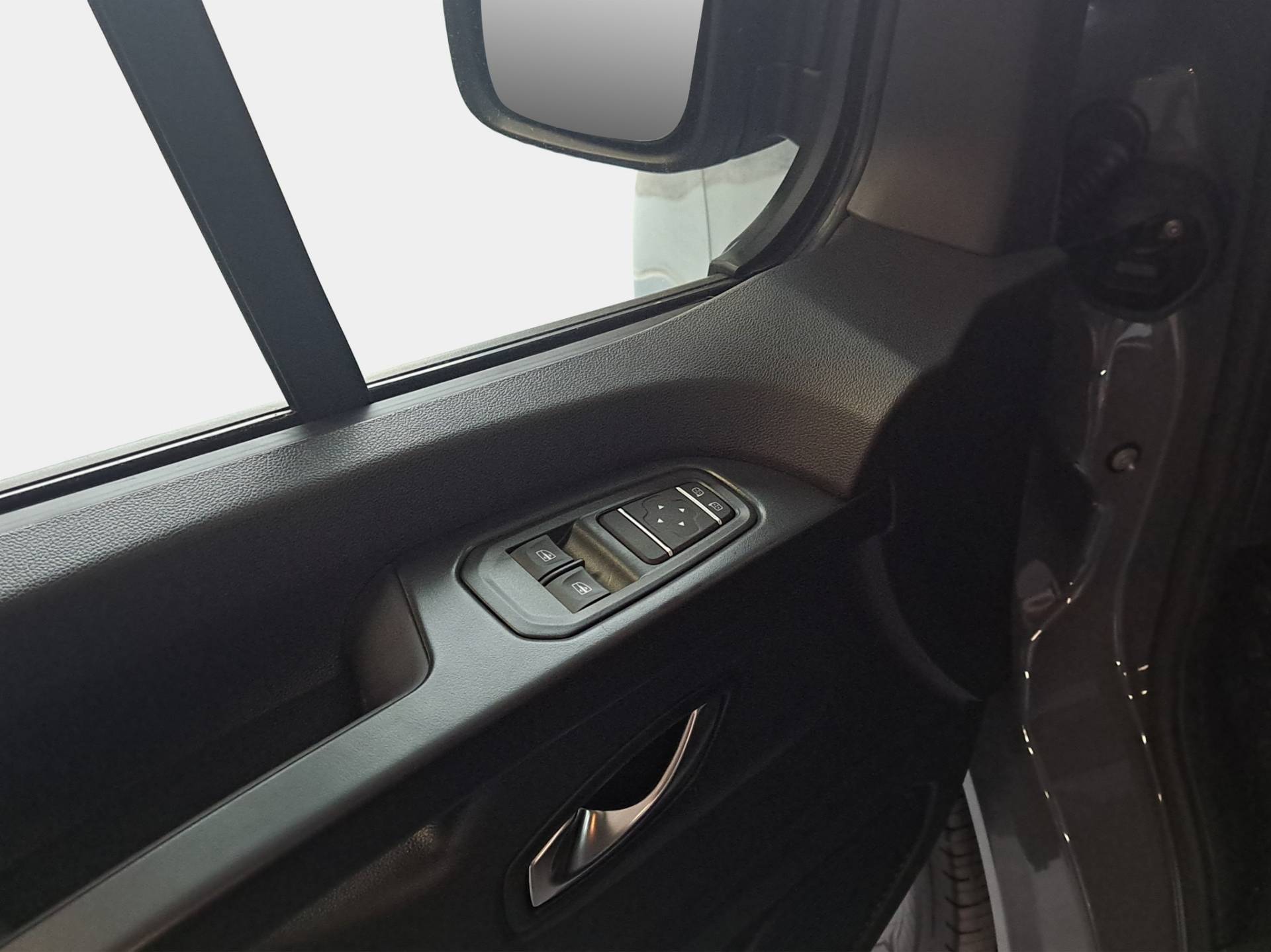 NISSAN Primastar Primastar Bus L1H1 27Q 150cv auto usata in pronta consegna - Brandini