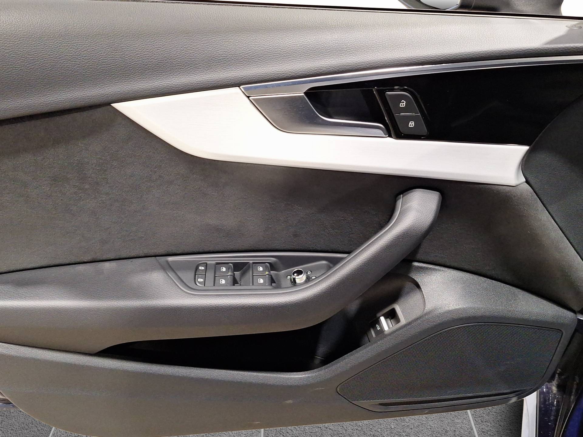 AUDI A4 S4 Avant 3.0 tdi mhev Sport Attitude quattro 341cv tiptronic usata in pronta consegna - Brandini