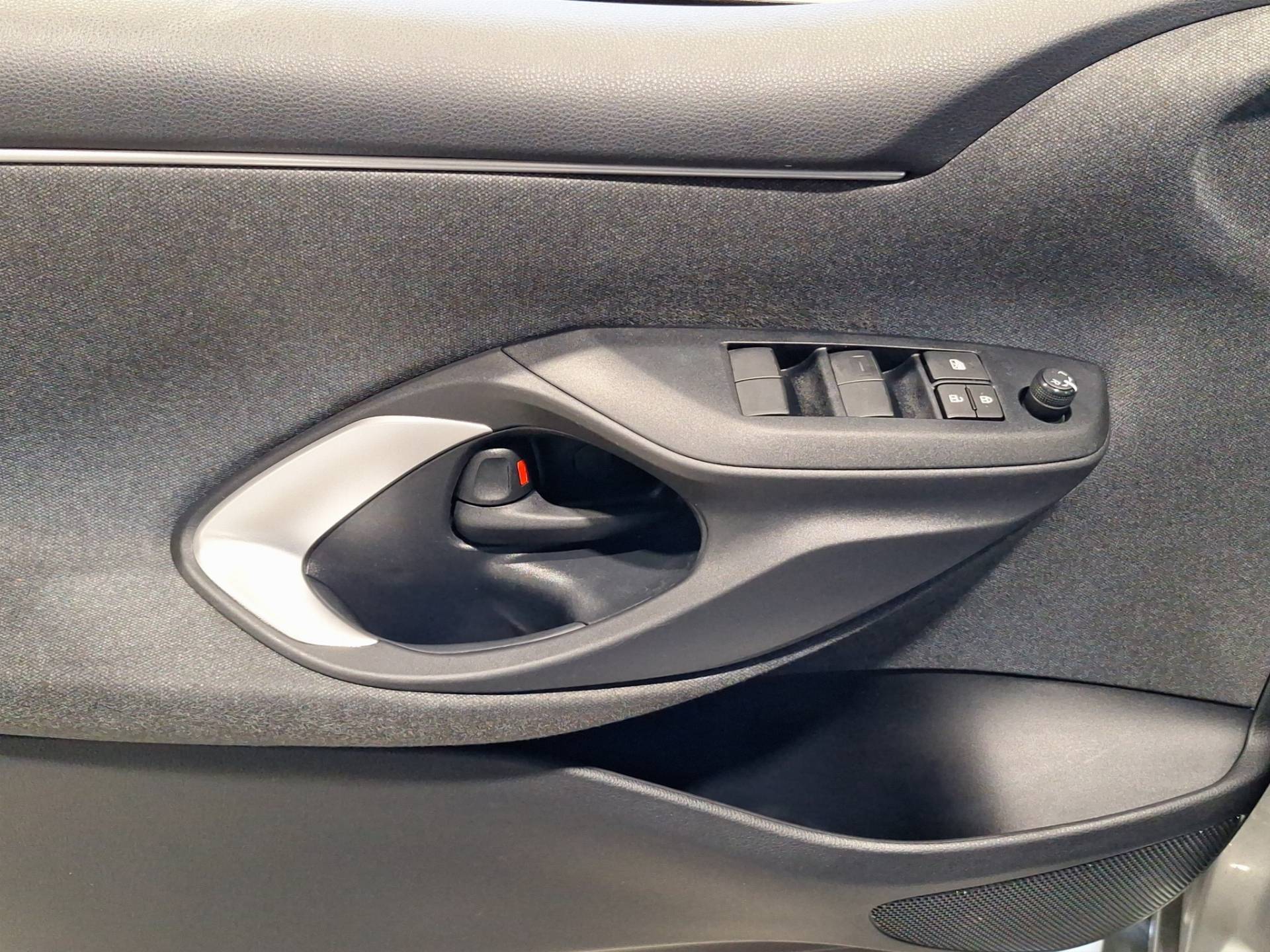 Auto Venduta - TOYOTA Yaris Yaris 1.5h Trend usata in pronta consegna - Brandini