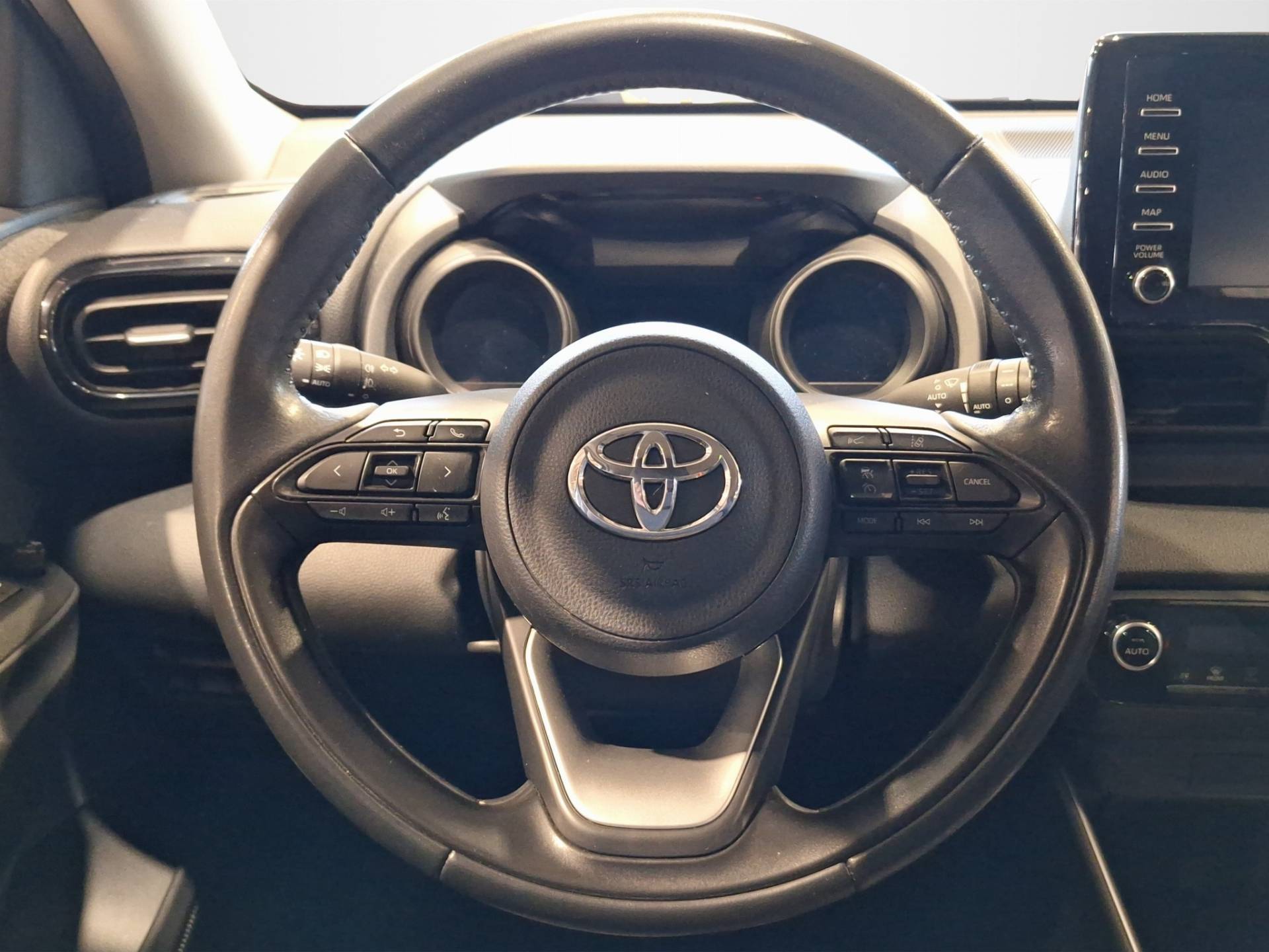 Auto Venduta - TOYOTA Yaris Yaris 1.5h Trend usata in pronta consegna - Brandini