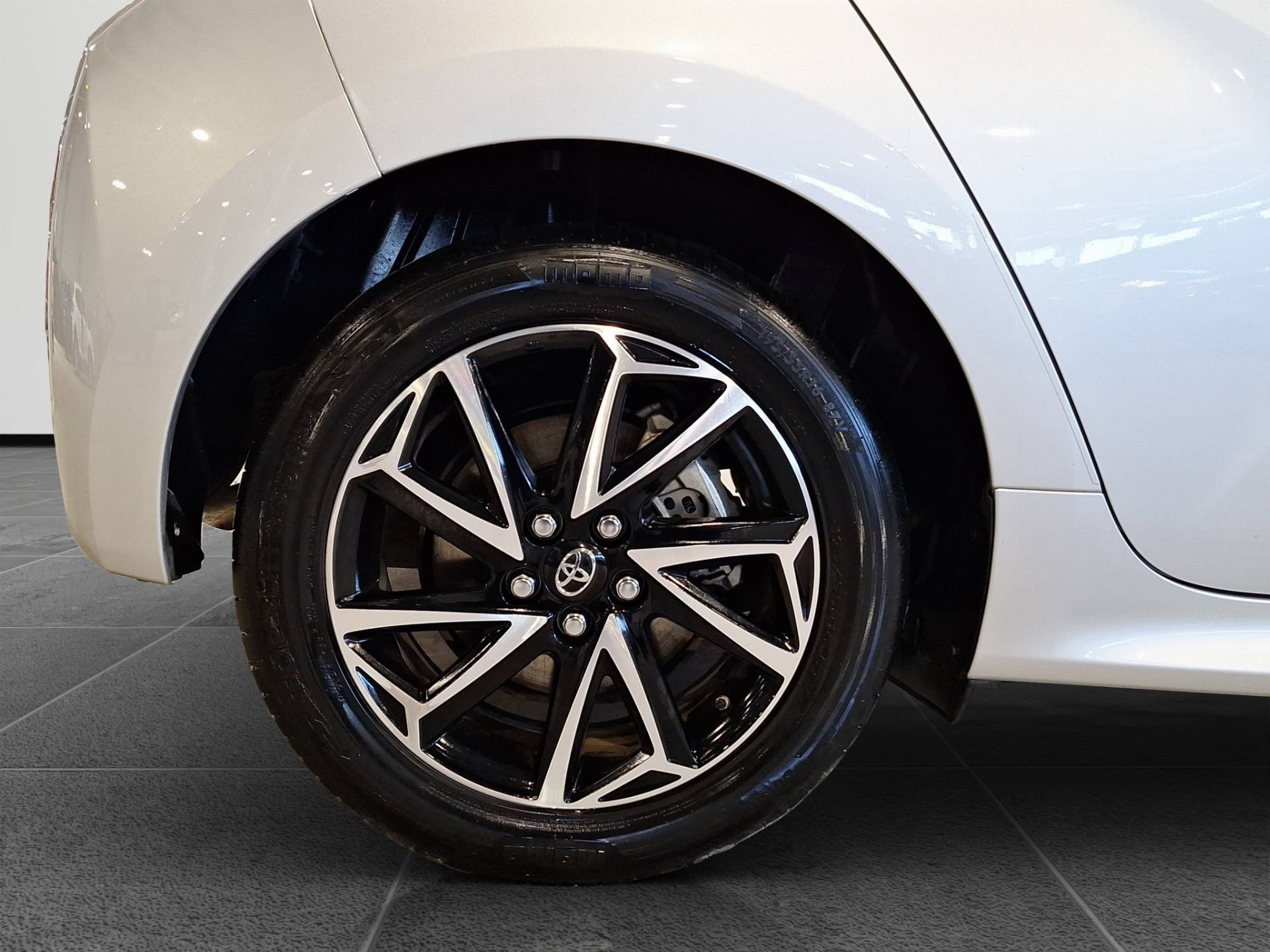 Auto Venduta - TOYOTA Yaris Yaris 1.5h Trend usata in pronta consegna - Brandini