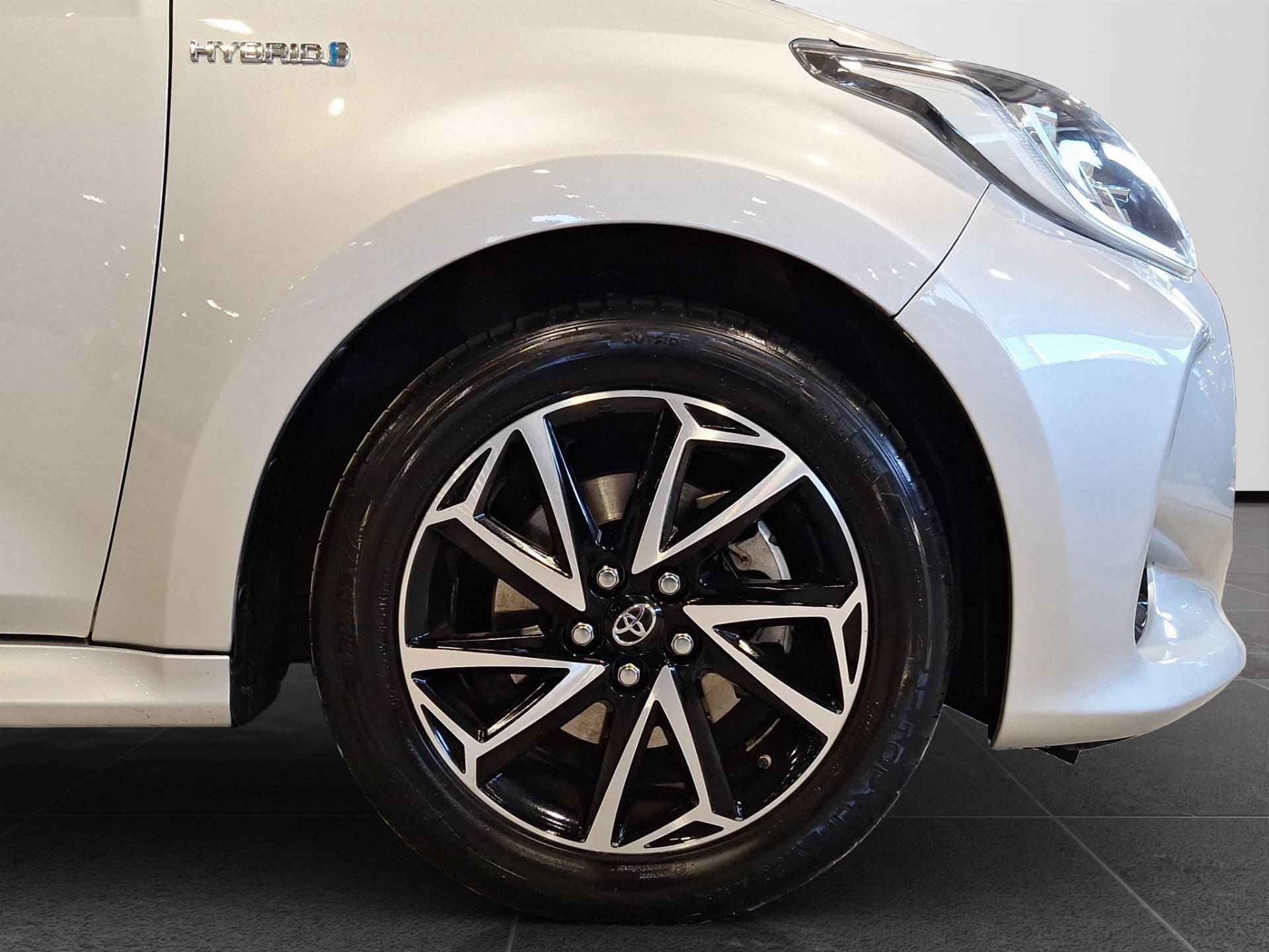 Auto Venduta - TOYOTA Yaris Yaris 1.5h Trend usata in pronta consegna - Brandini