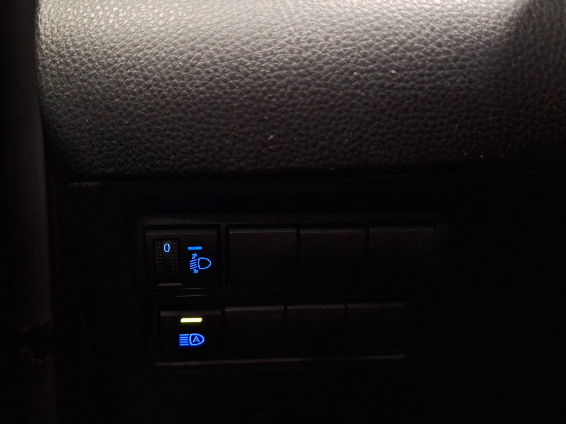 Auto Venduta - TOYOTA Yaris Yaris 1.5h Trend usata in pronta consegna - Brandini