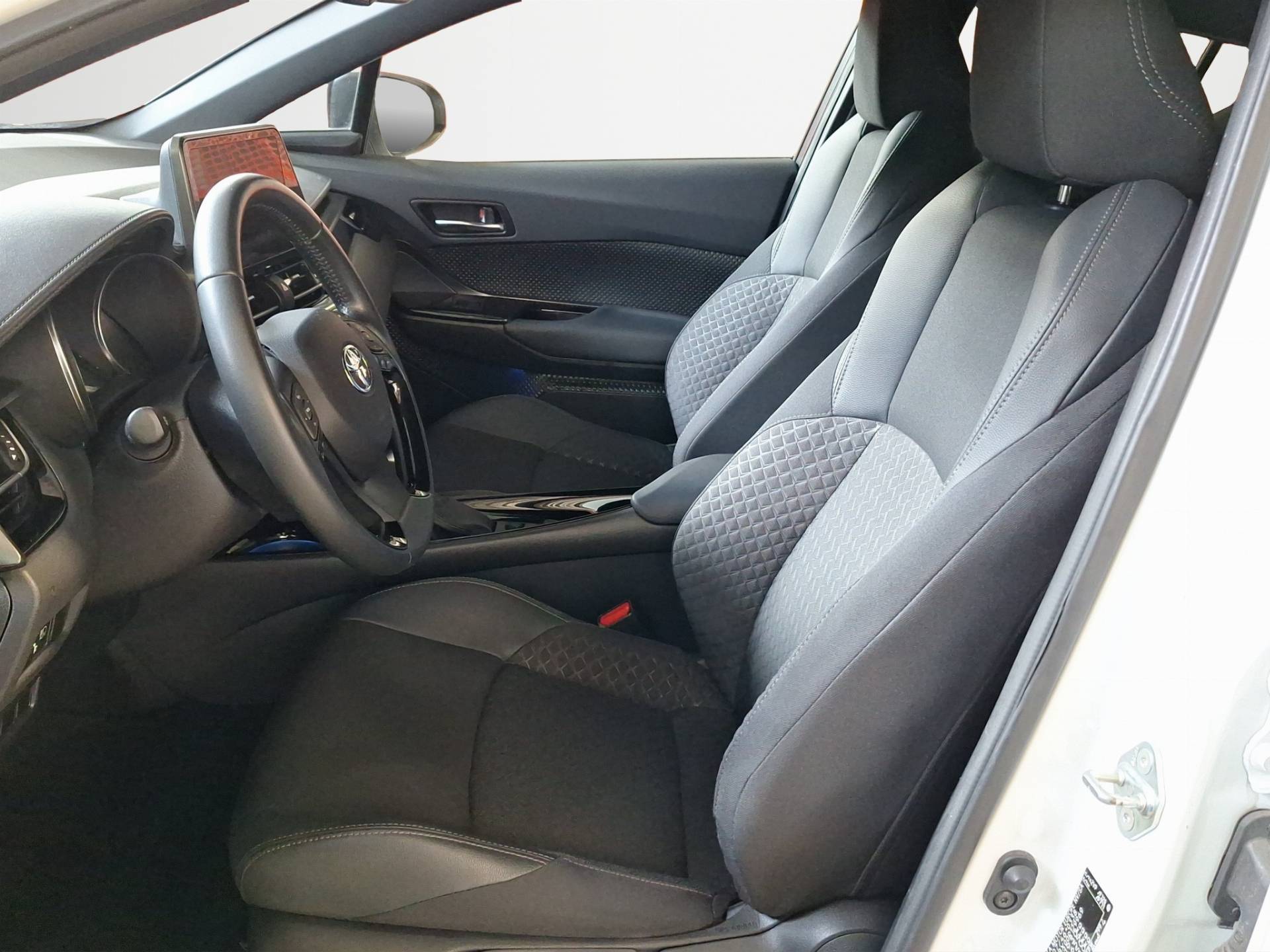 Auto Venduta - TOYOTA C-HR C-HR 2.0h Lounge e-cvt usata in pronta consegna - Brandini