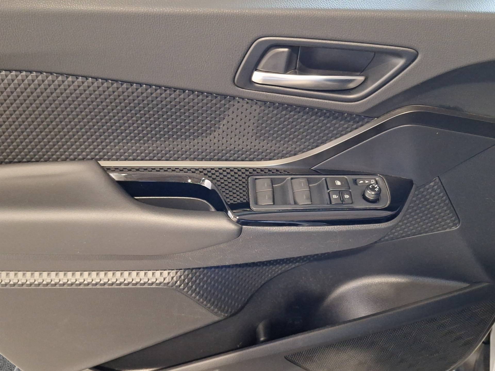 Auto Venduta - TOYOTA C-HR C-HR 2.0h Lounge e-cvt usata in pronta consegna - Brandini