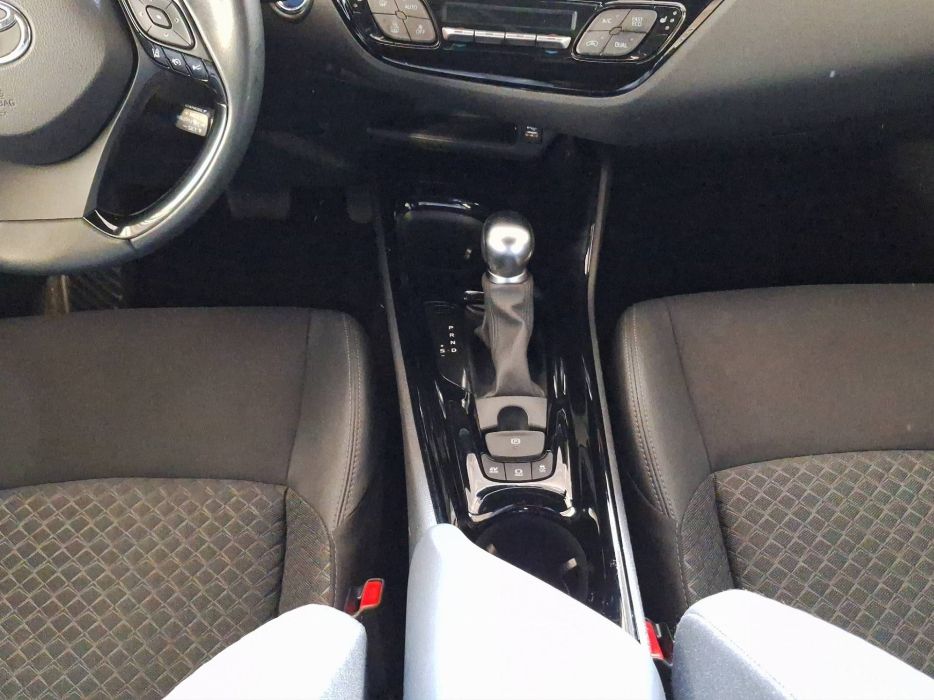 Auto Venduta - TOYOTA C-HR C-HR 2.0h Lounge e-cvt usata in pronta consegna - Brandini