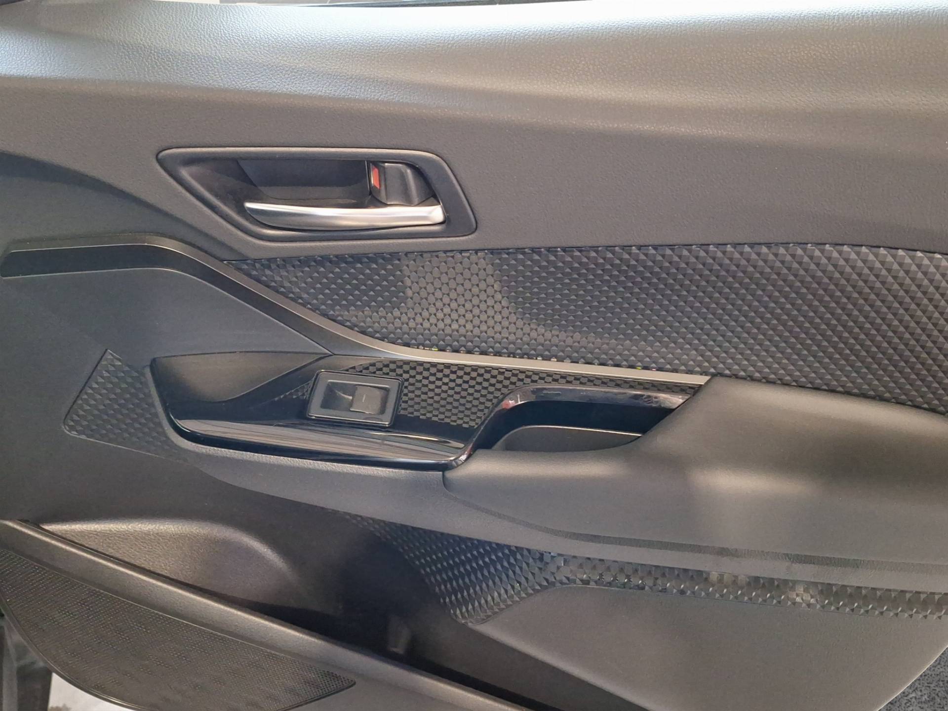 Auto Venduta - TOYOTA C-HR C-HR 2.0h Lounge e-cvt usata in pronta consegna - Brandini