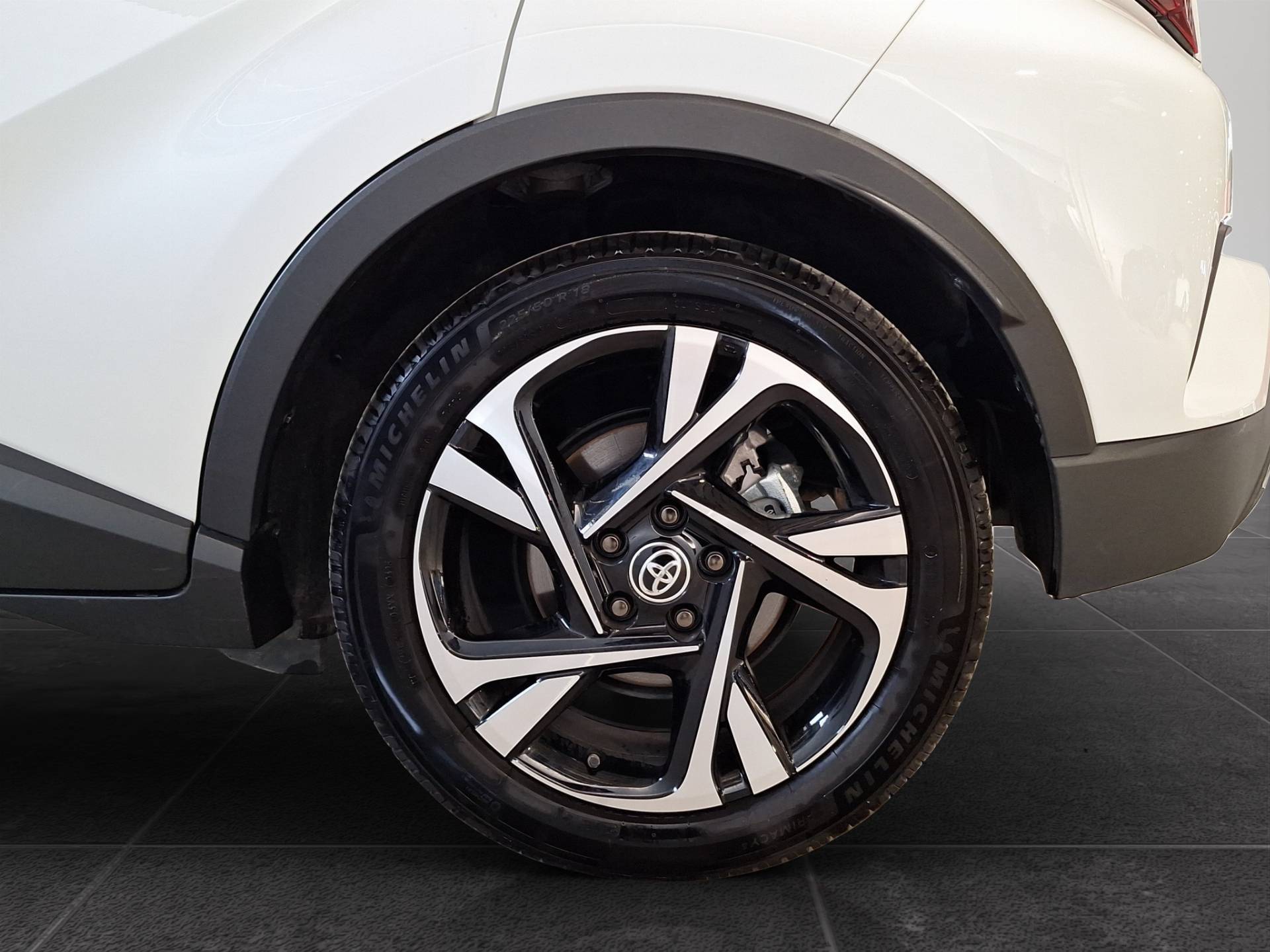 Auto Venduta - TOYOTA C-HR C-HR 2.0h Lounge e-cvt usata in pronta consegna - Brandini