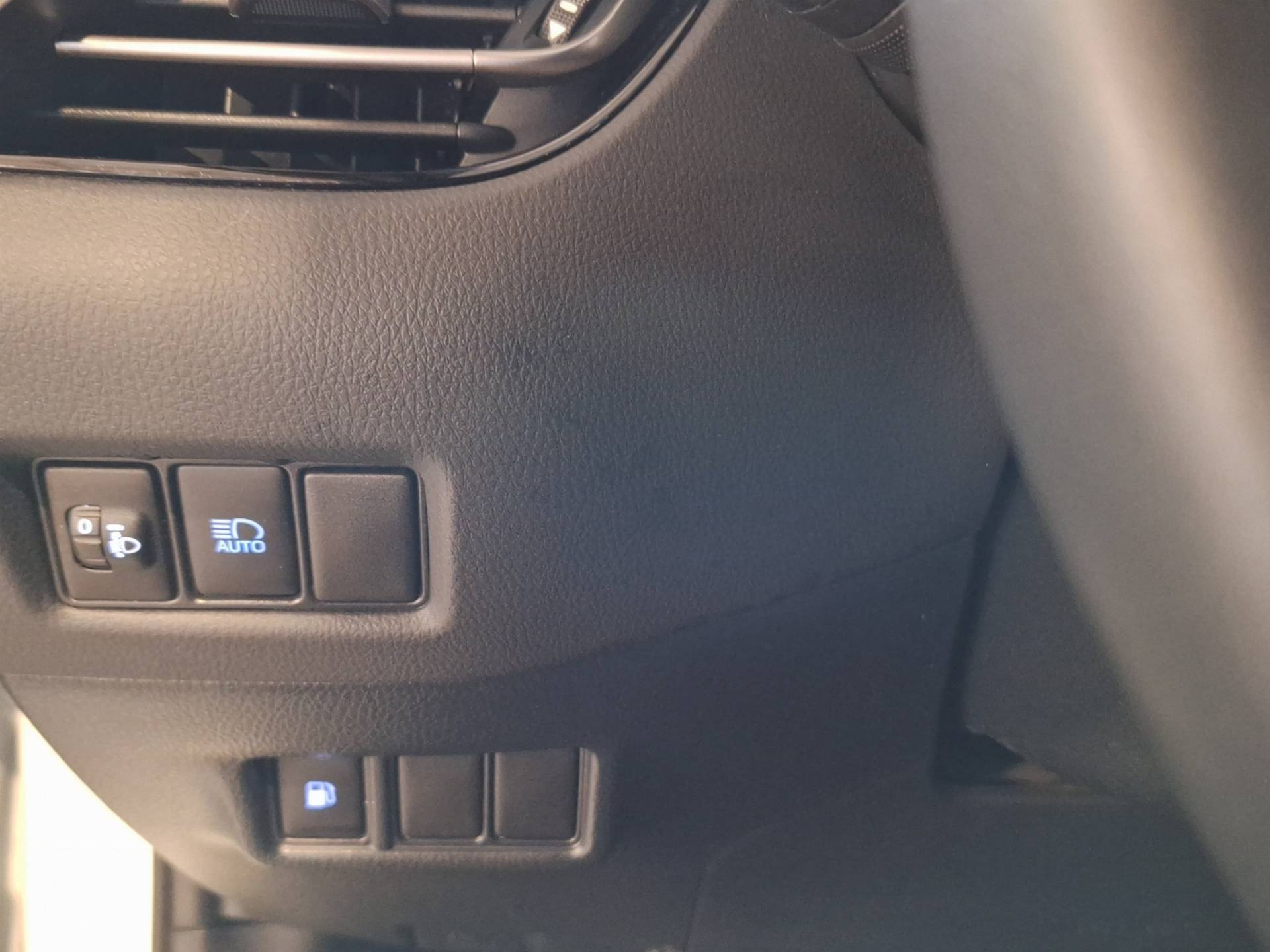 Auto Venduta - TOYOTA C-HR C-HR 2.0h Lounge e-cvt usata in pronta consegna - Brandini