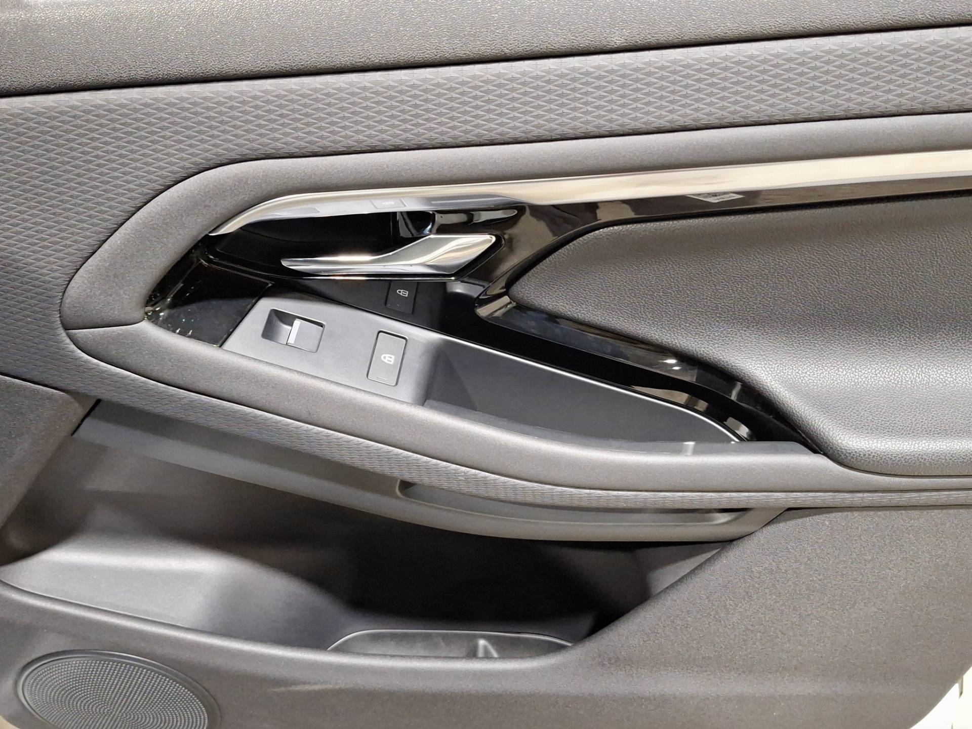 LAND ROVER Range Rover Evoque Range Rover Evoque 1.5 i3 mhev R-Dynamic S fwd 160cv auto usata in pronta consegna - Brandini