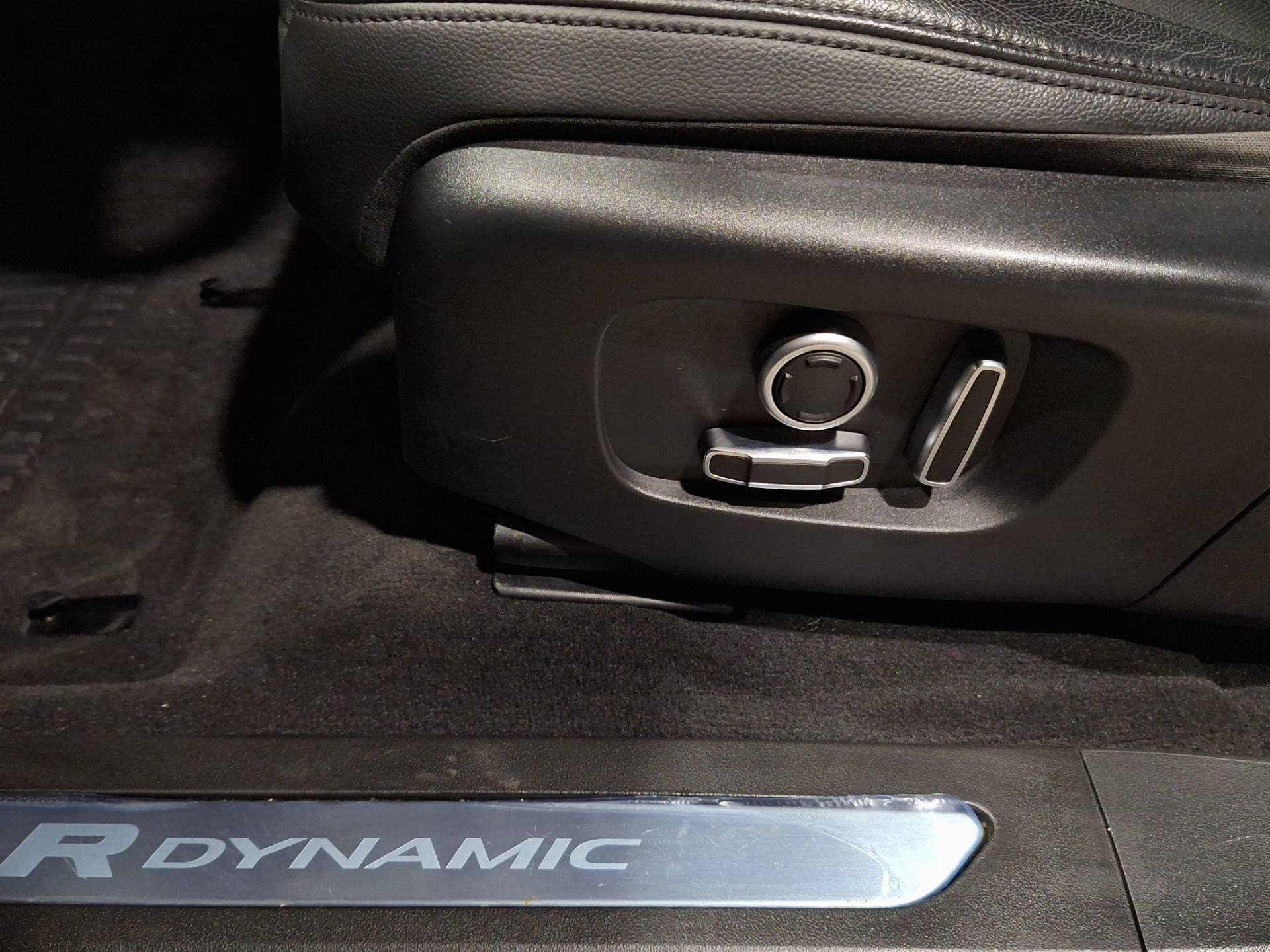 LAND ROVER Range Rover Evoque Range Rover Evoque 1.5 i3 mhev R-Dynamic S fwd 160cv auto usata in pronta consegna - Brandini