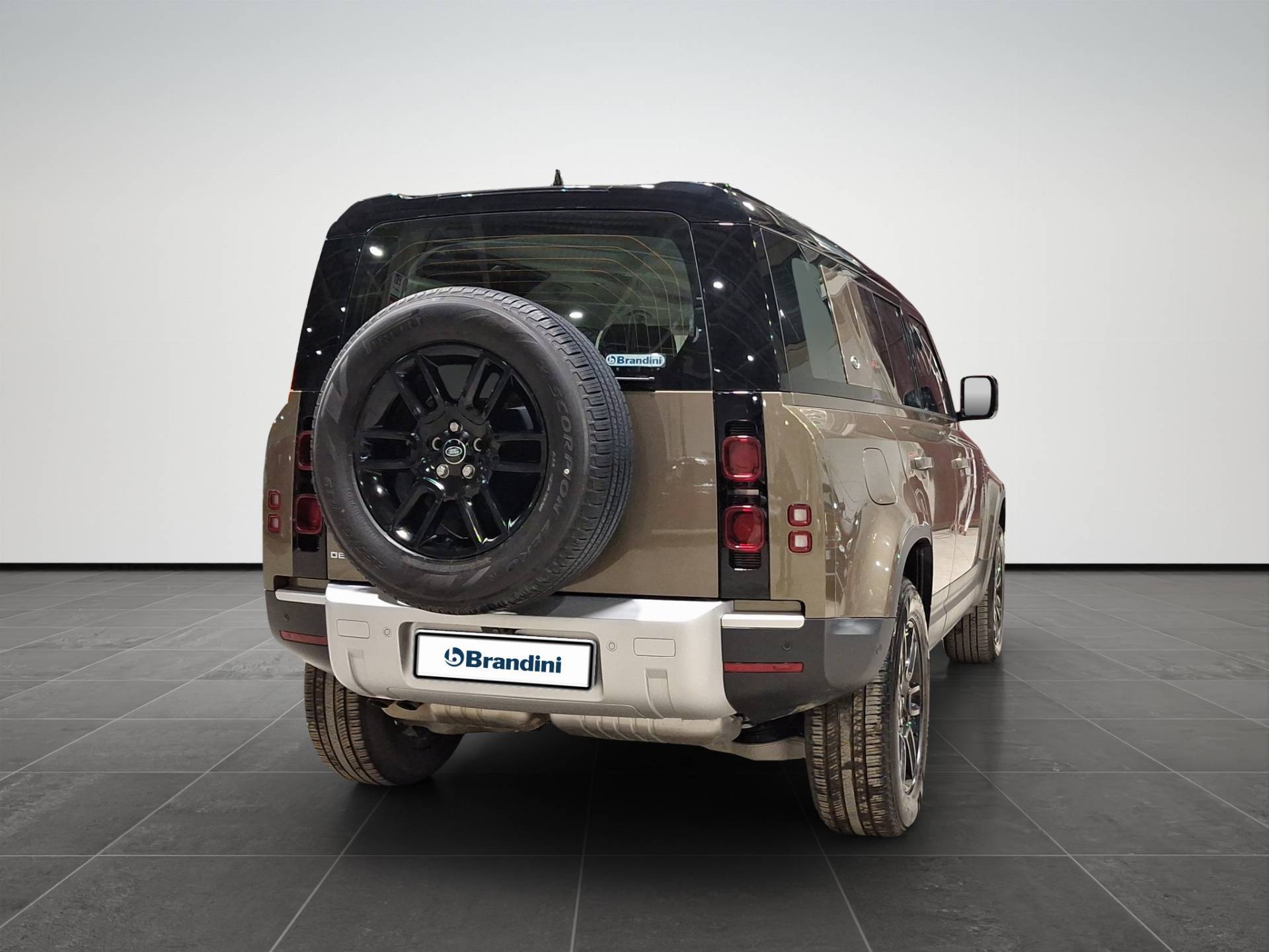 LAND ROVER Defender Defender 110 3.0d i6 mhev S awd 200cv auto usata in pronta consegna - Brandini