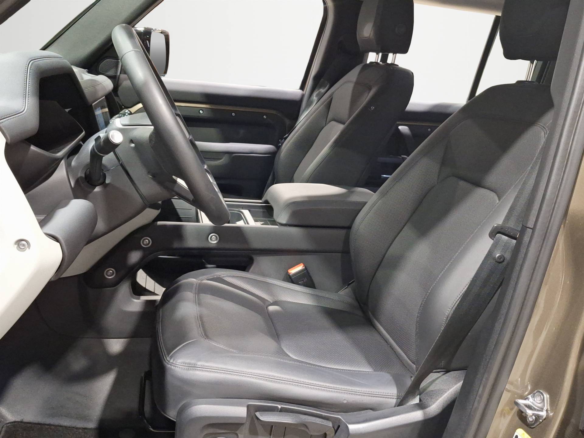 LAND ROVER Defender Defender 110 3.0d i6 mhev S awd 200cv auto usata in pronta consegna - Brandini