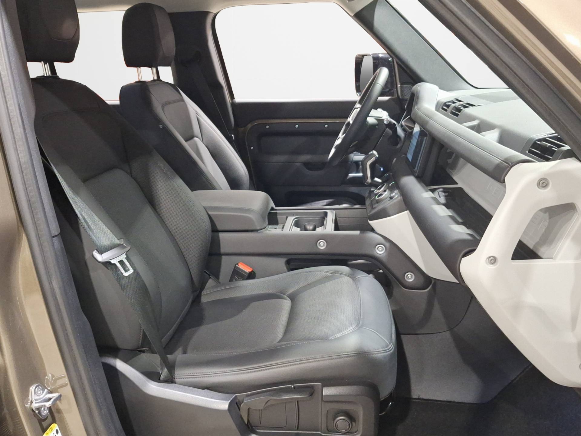 LAND ROVER Defender Defender 110 3.0d i6 mhev S awd 200cv auto usata in pronta consegna - Brandini
