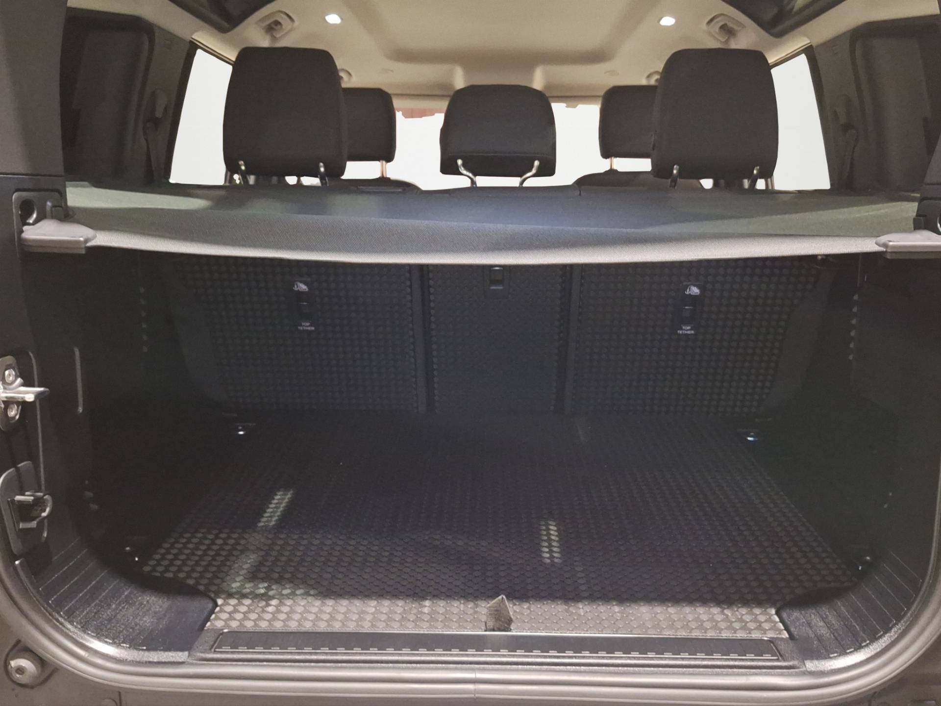 LAND ROVER Defender Defender 110 3.0d i6 mhev S awd 200cv auto usata in pronta consegna - Brandini