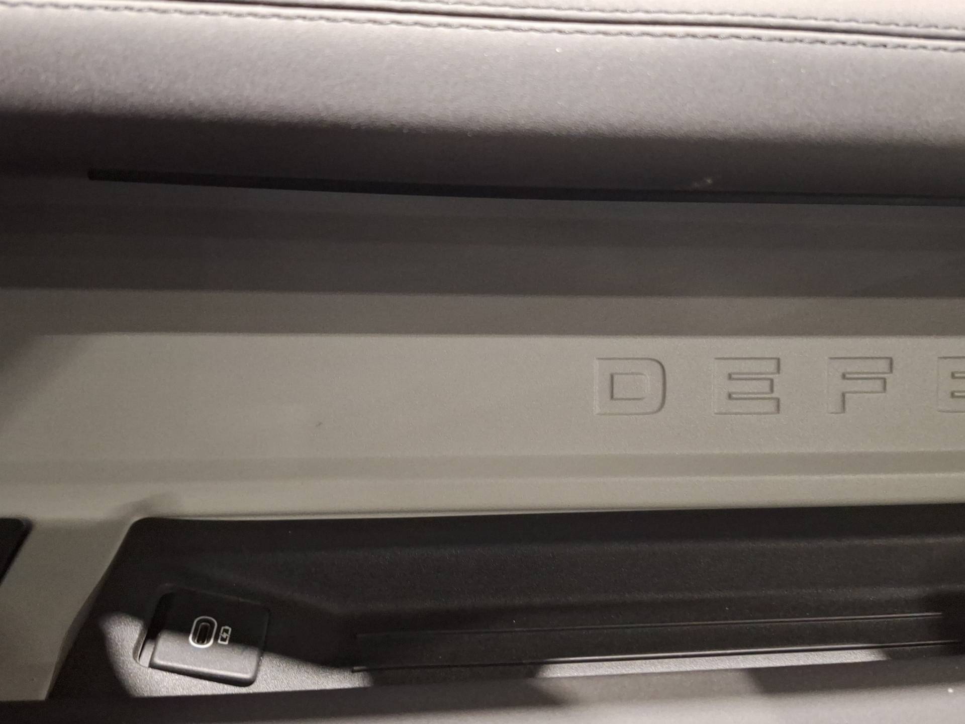 LAND ROVER Defender Defender 110 3.0d i6 mhev S awd 200cv auto usata in pronta consegna - Brandini