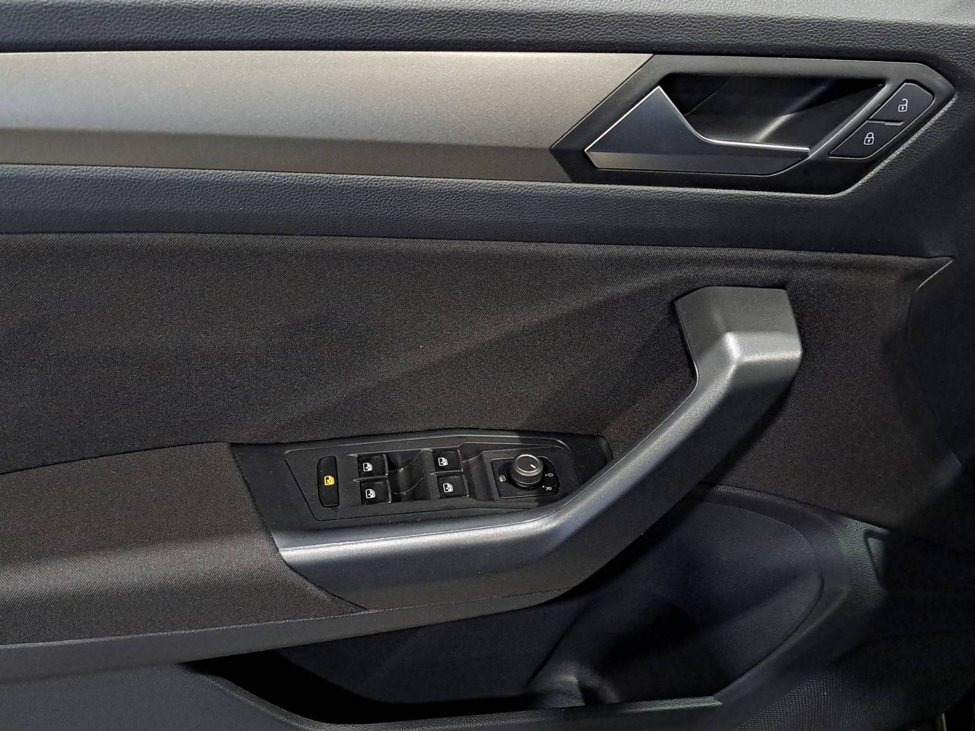 Auto Venduta - VOLKSWAGEN T-Roc T-Roc 1.0 tsi Business 110cv usata in pronta consegna - Brandini