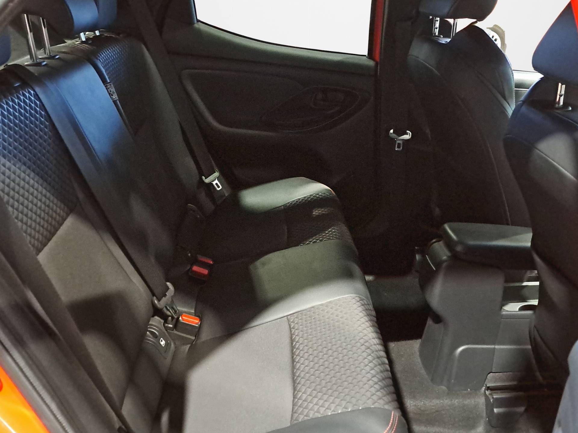 Auto Venduta - TOYOTA Yaris Yaris 1.5 hybrid Premiere usata in pronta consegna - Brandini