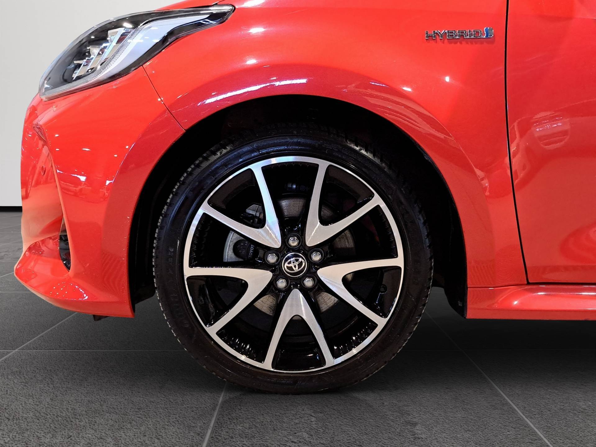 Auto Venduta - TOYOTA Yaris Yaris 1.5 hybrid Premiere usata in pronta consegna - Brandini