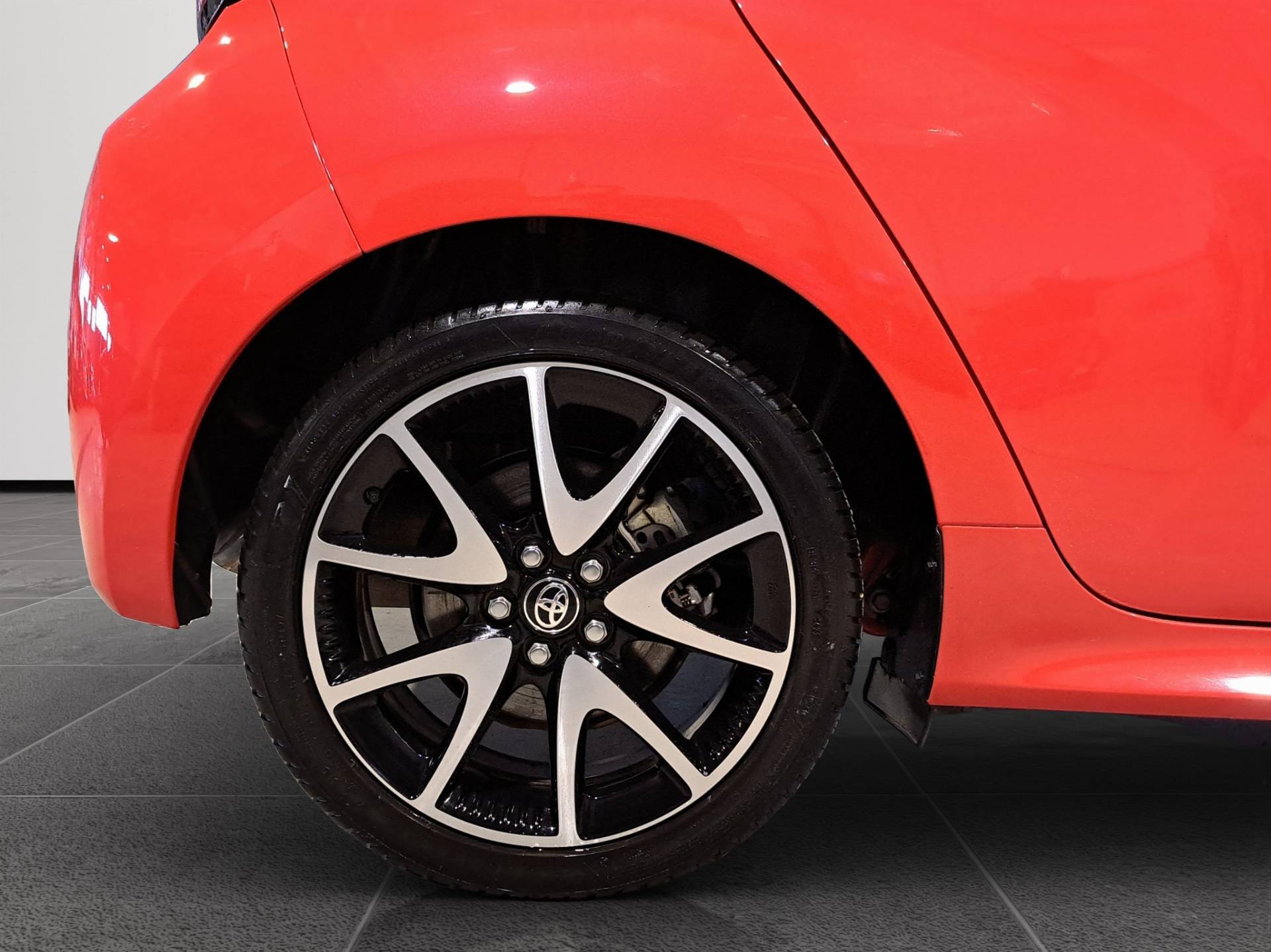 Auto Venduta - TOYOTA Yaris Yaris 1.5 hybrid Premiere usata in pronta consegna - Brandini