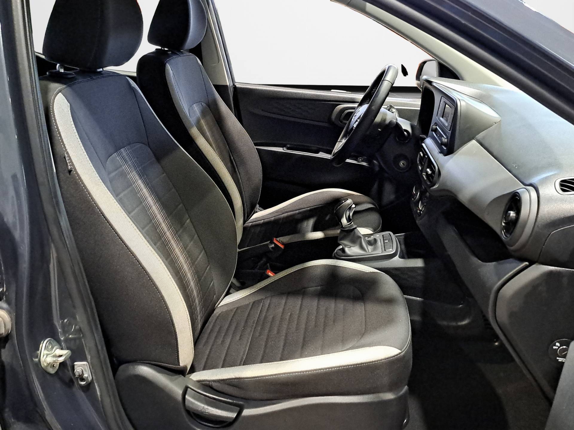 Auto Venduta - HYUNDAI I10 i10 1.0 mpi Tech at usata in pronta consegna - Brandini