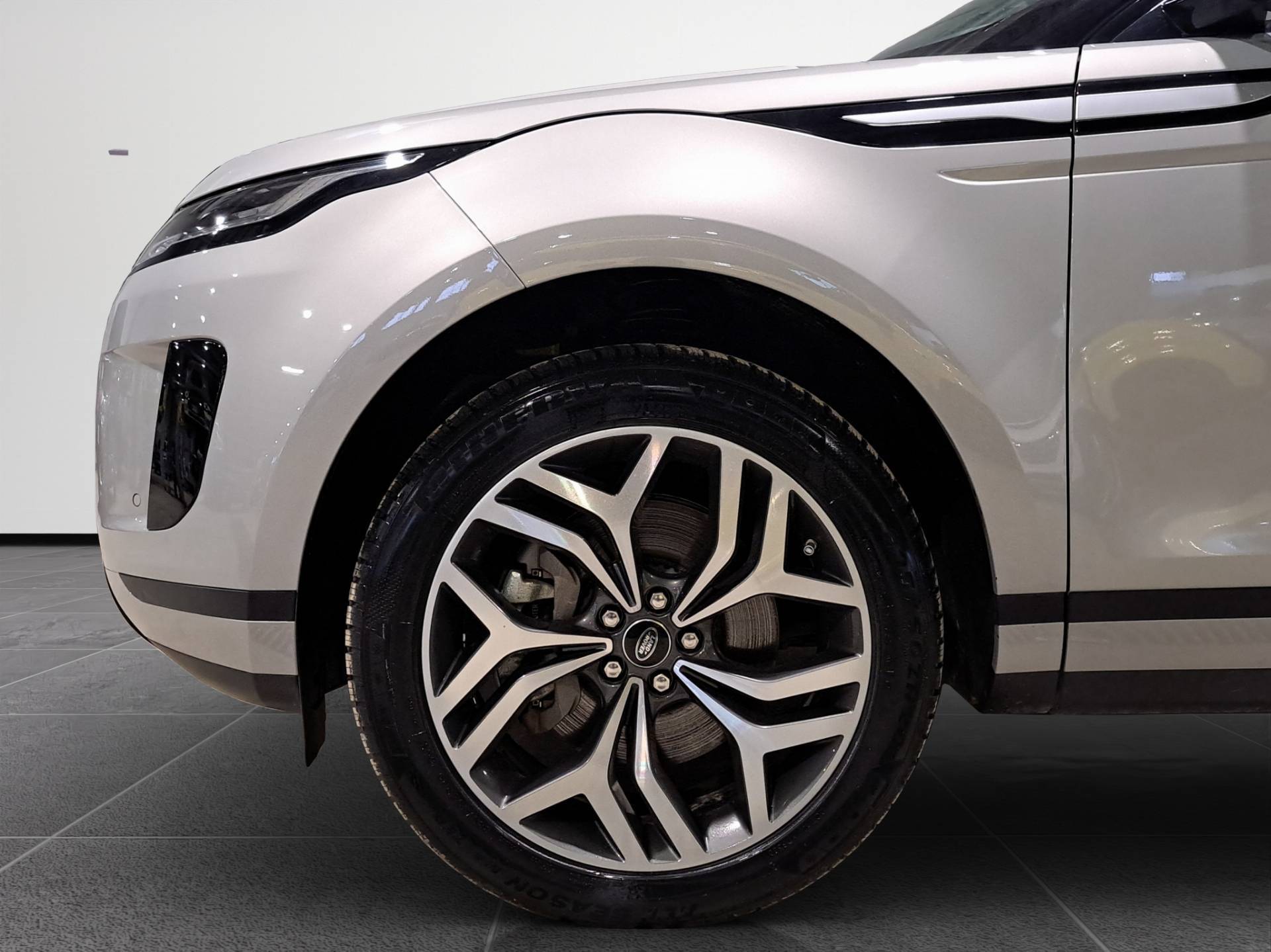 LAND ROVER Range Rover Evoque Evoque 2.0d i4 mhev R-Dynamic SE awd 150cv auto usata in pronta consegna - Brandini