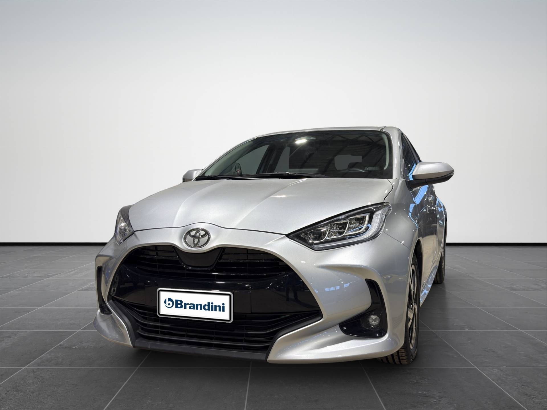 Auto Venduta - TOYOTA Yaris Yaris 1.5h Trend usata in pronta consegna - Brandini