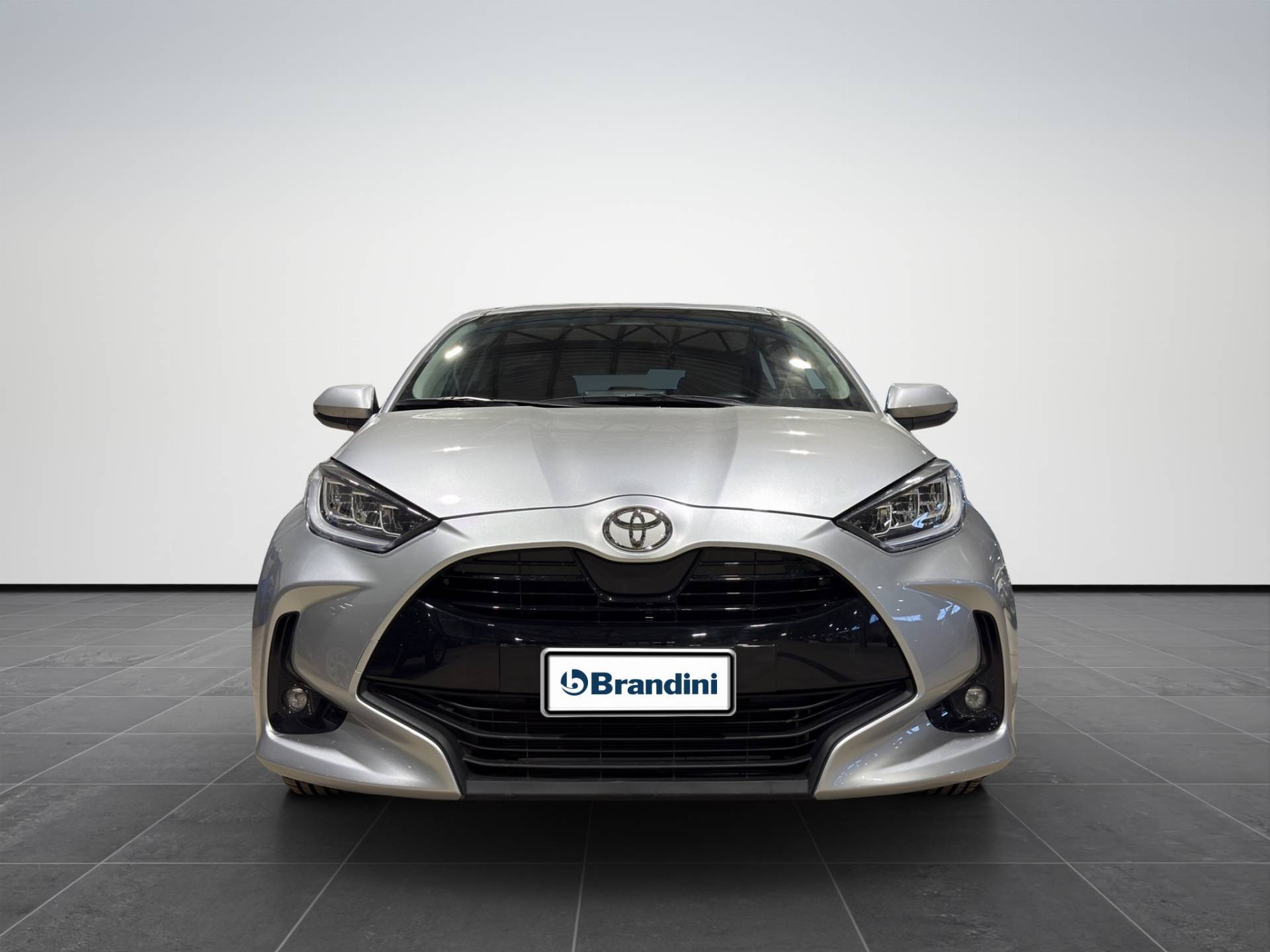 Auto Venduta - TOYOTA Yaris Yaris 1.5h Trend usata in pronta consegna - Brandini