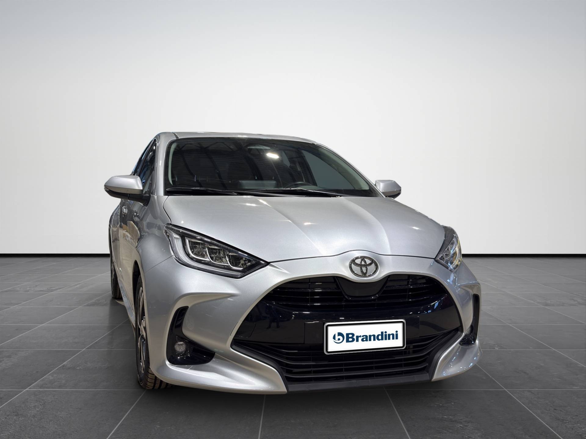 Auto Venduta - TOYOTA Yaris Yaris 1.5h Trend usata in pronta consegna - Brandini