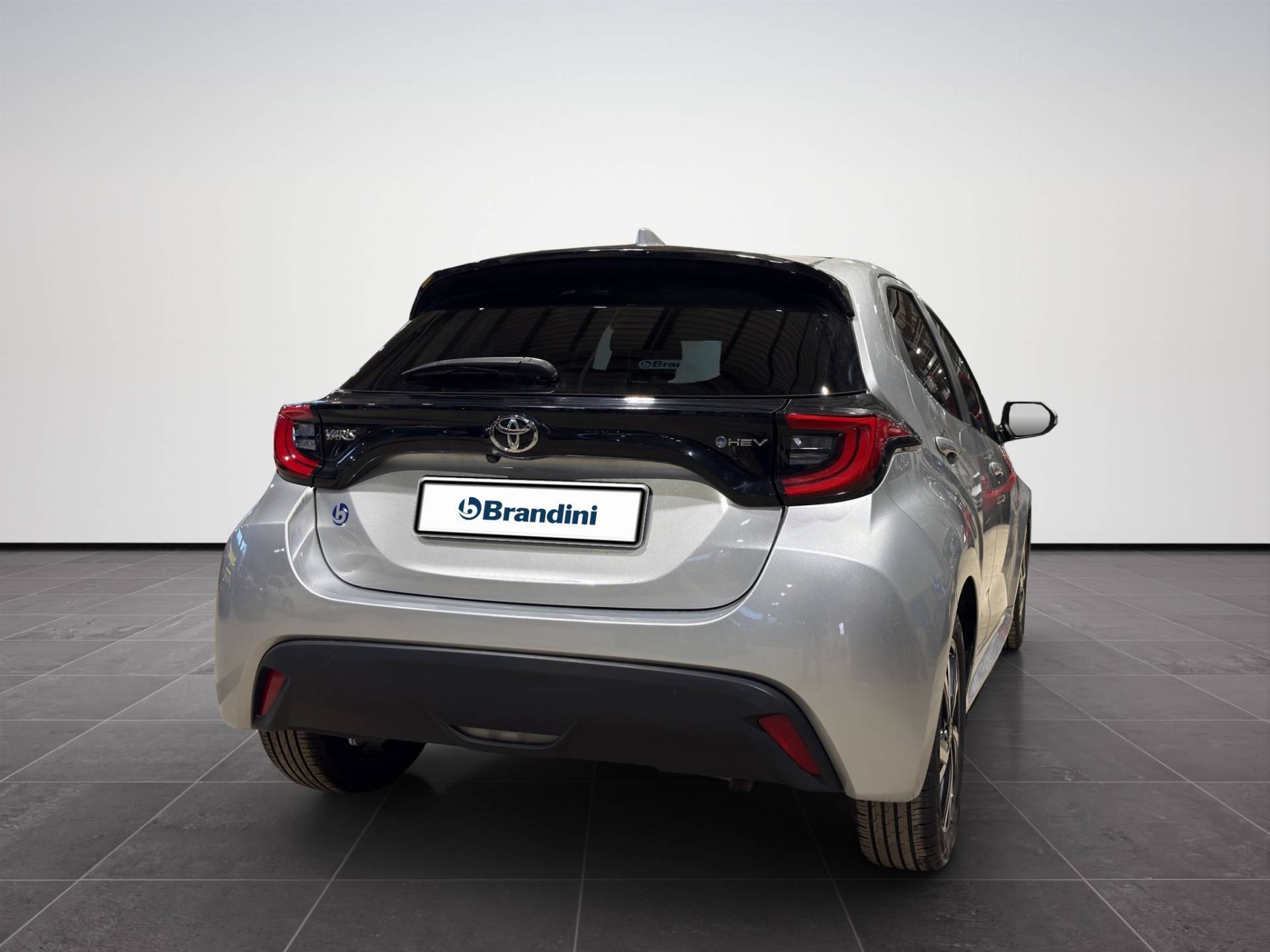 Auto Venduta - TOYOTA Yaris Yaris 1.5h Trend usata in pronta consegna - Brandini