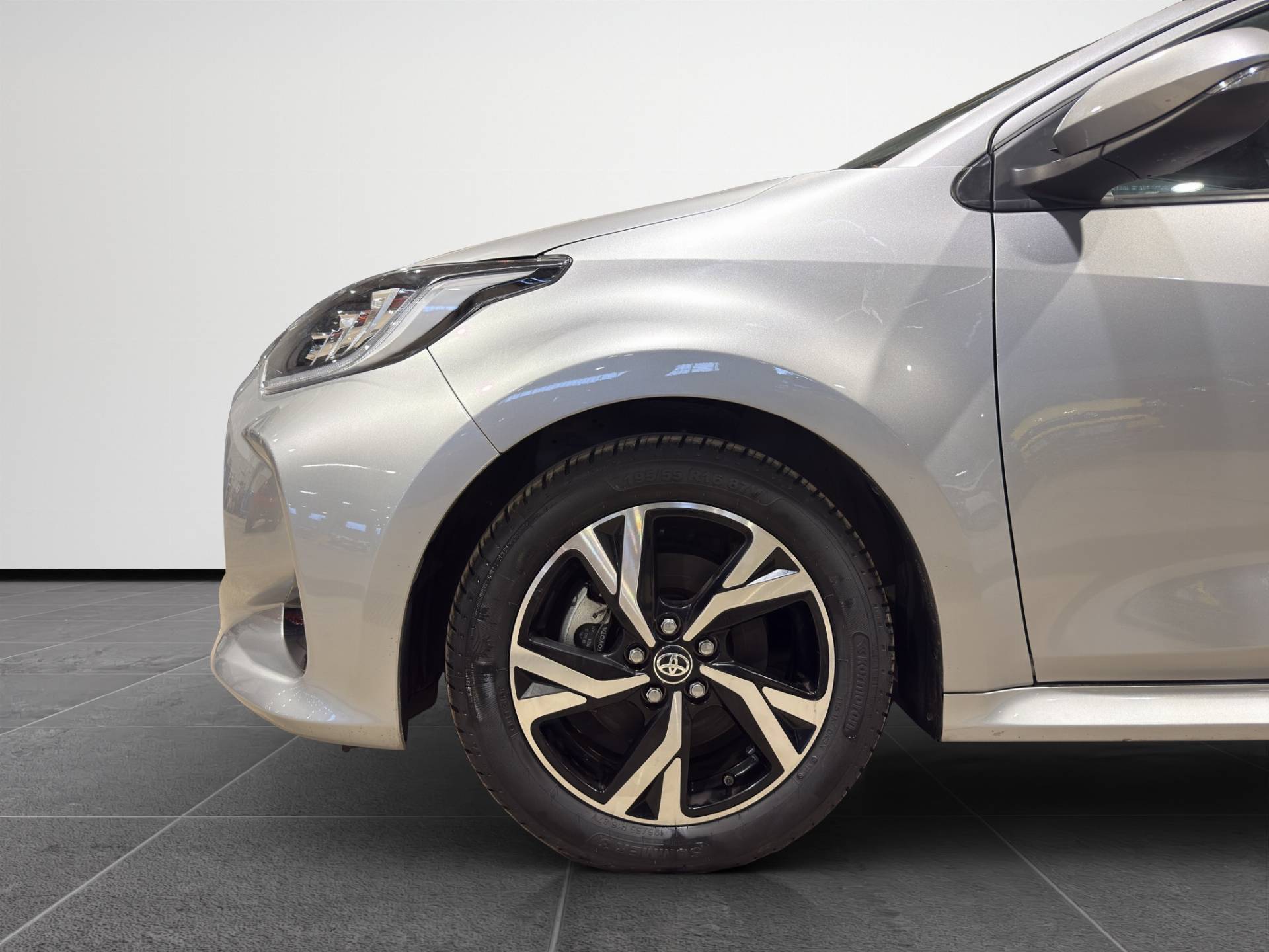 Auto Venduta - TOYOTA Yaris Yaris 1.5h Trend usata in pronta consegna - Brandini