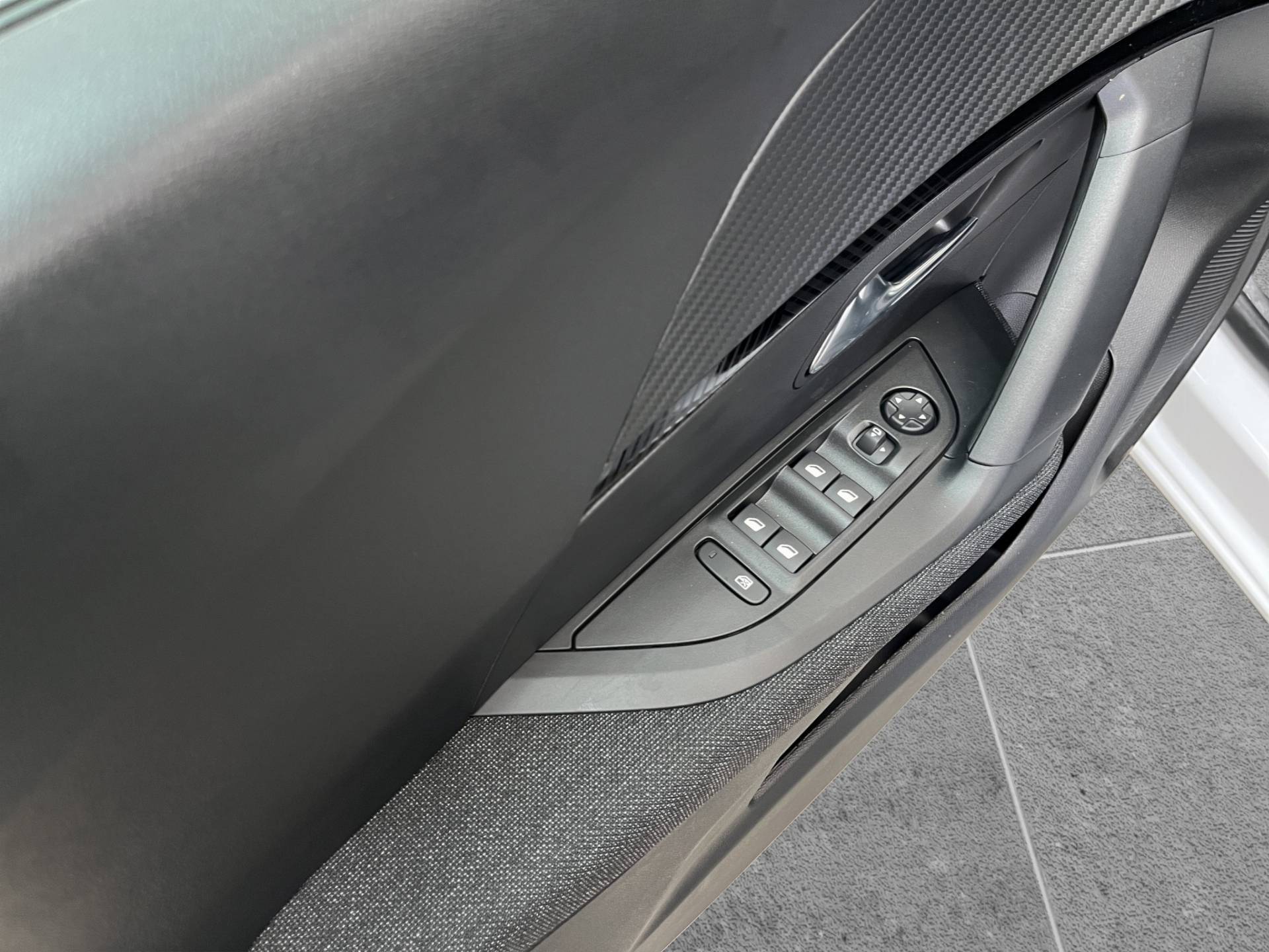 PEUGEOT 2008 2008 1.2 puretech Style s&s 100cv usata in pronta consegna - Brandini