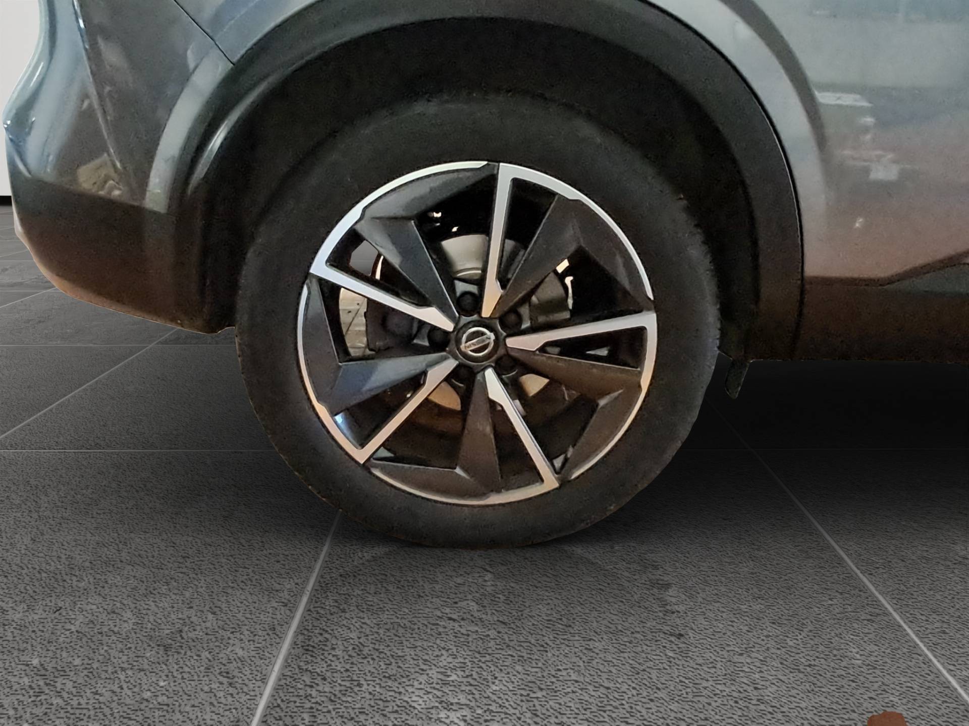 Auto Venduta - NISSAN Qashqai Qashqai 1.3 mild hybrid Tekna 2wd 140cv usata in pronta consegna - Brandini