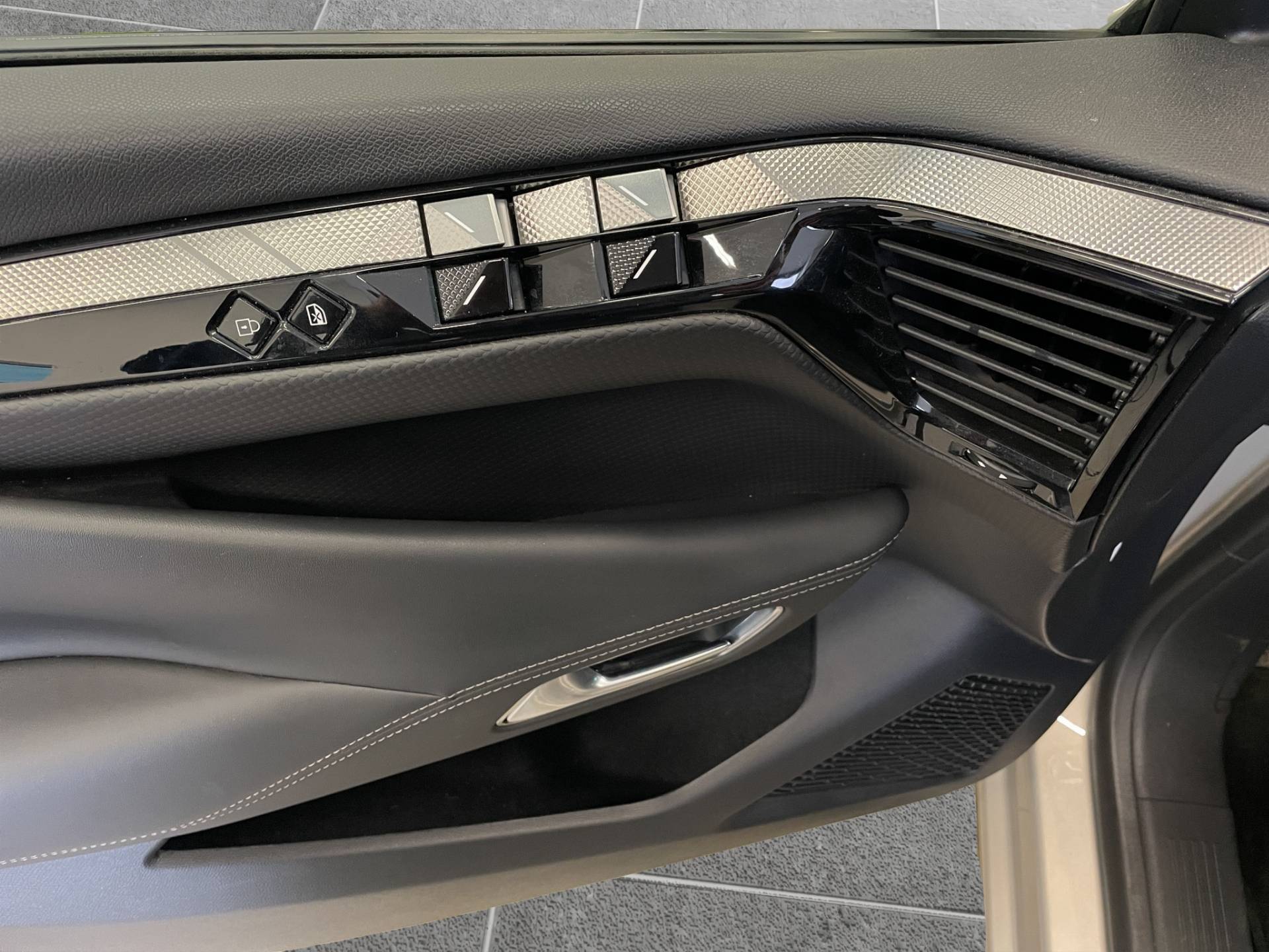 DS DS 4 DS4 1.6 e-tense Trocadero auto usata in pronta consegna - Brandini