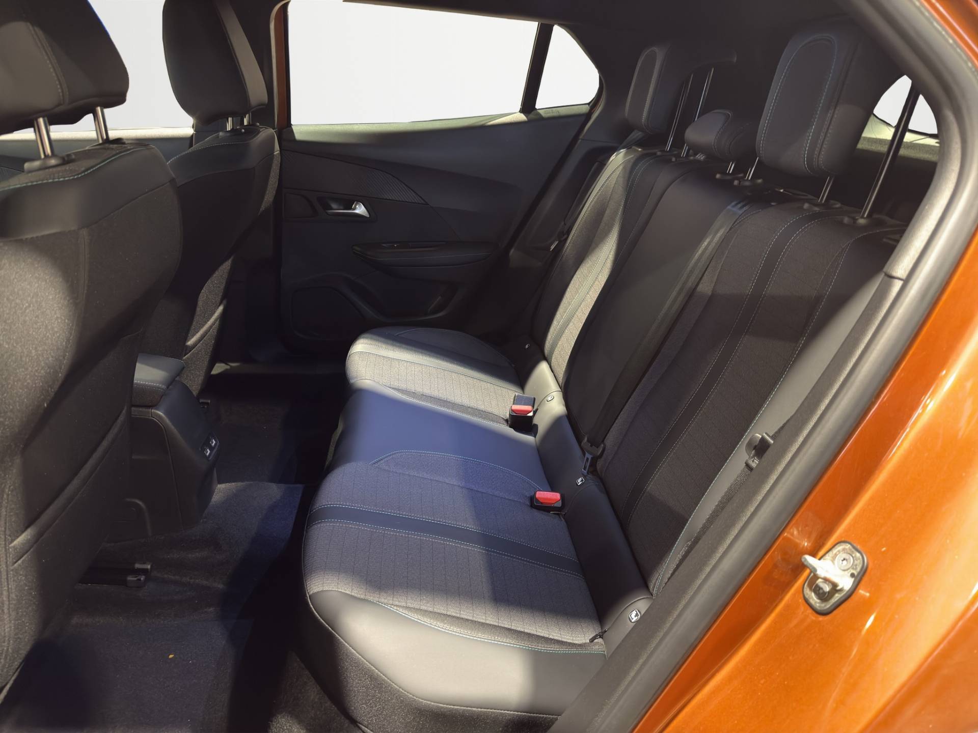 PEUGEOT 2008 e-2008 Allure Pack 100kW usata in pronta consegna - Brandini