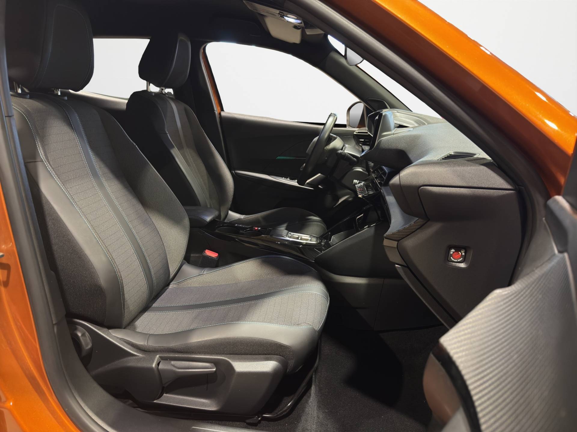 PEUGEOT 2008 e-2008 Allure Pack 100kW usata in pronta consegna - Brandini