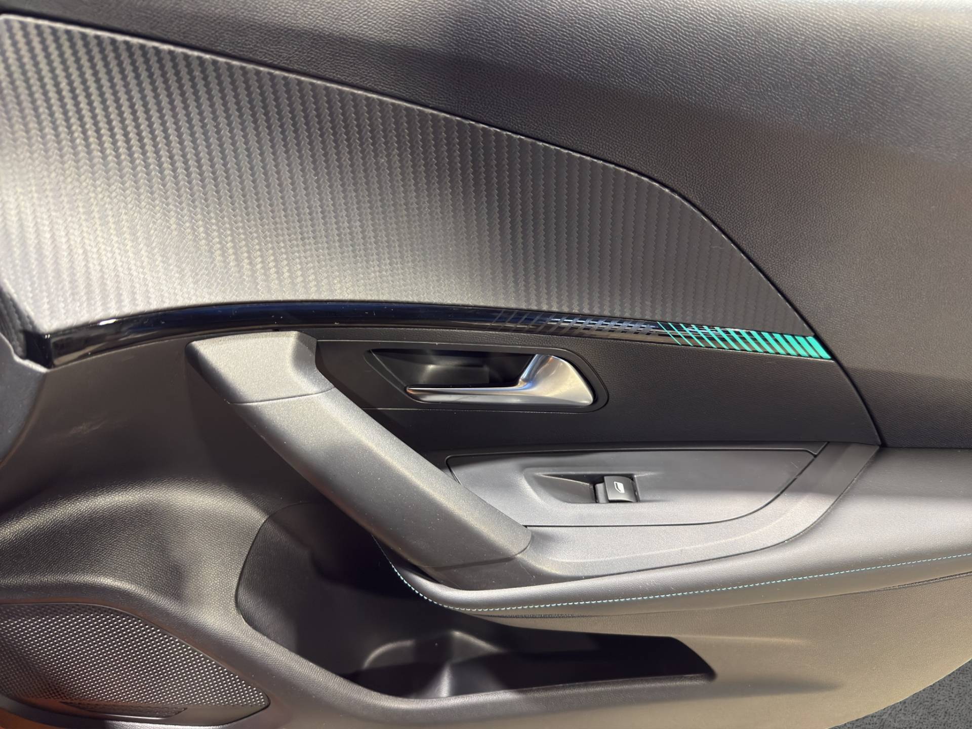 PEUGEOT 2008 e-2008 Allure Pack 100kW usata in pronta consegna - Brandini