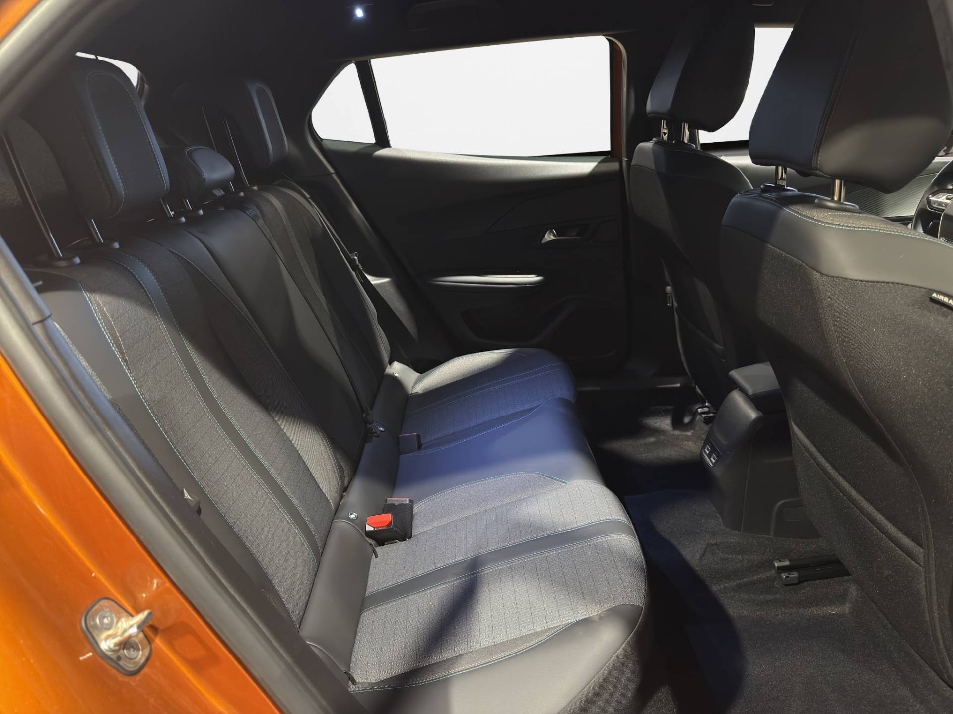 PEUGEOT 2008 e-2008 Allure Pack 100kW usata in pronta consegna - Brandini