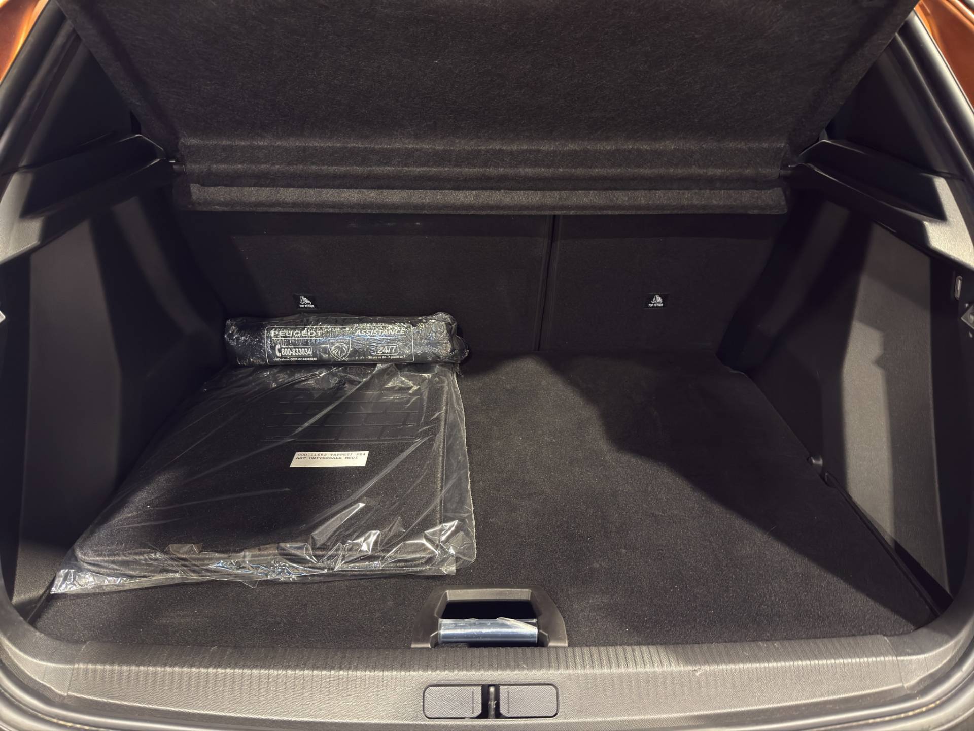 PEUGEOT 2008 e-2008 Allure Pack 100kW usata in pronta consegna - Brandini