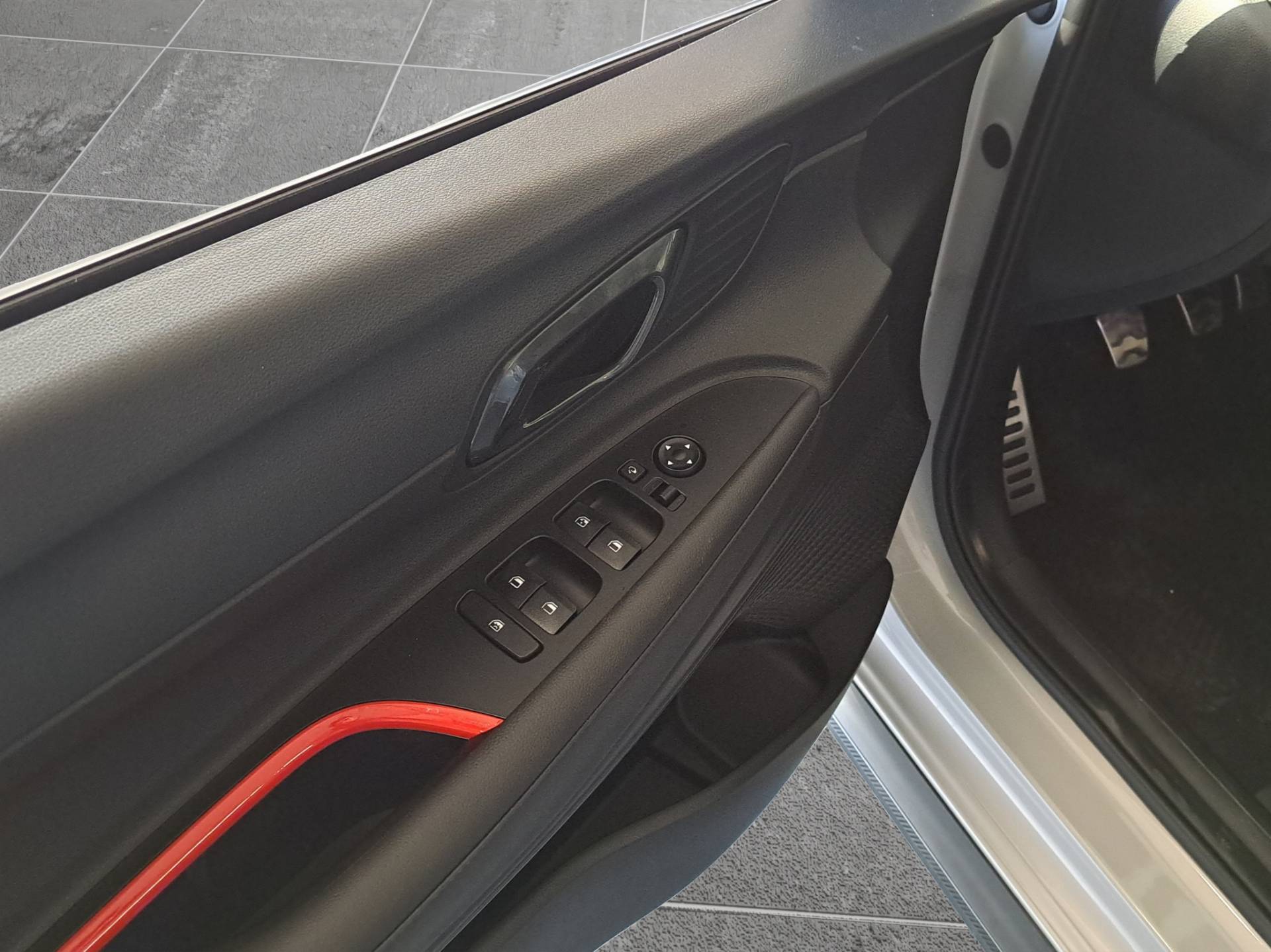 Auto Venduta - HYUNDAI I20 i20 1.0 t-gdi NLine Carbon mt usata in pronta consegna - Brandini