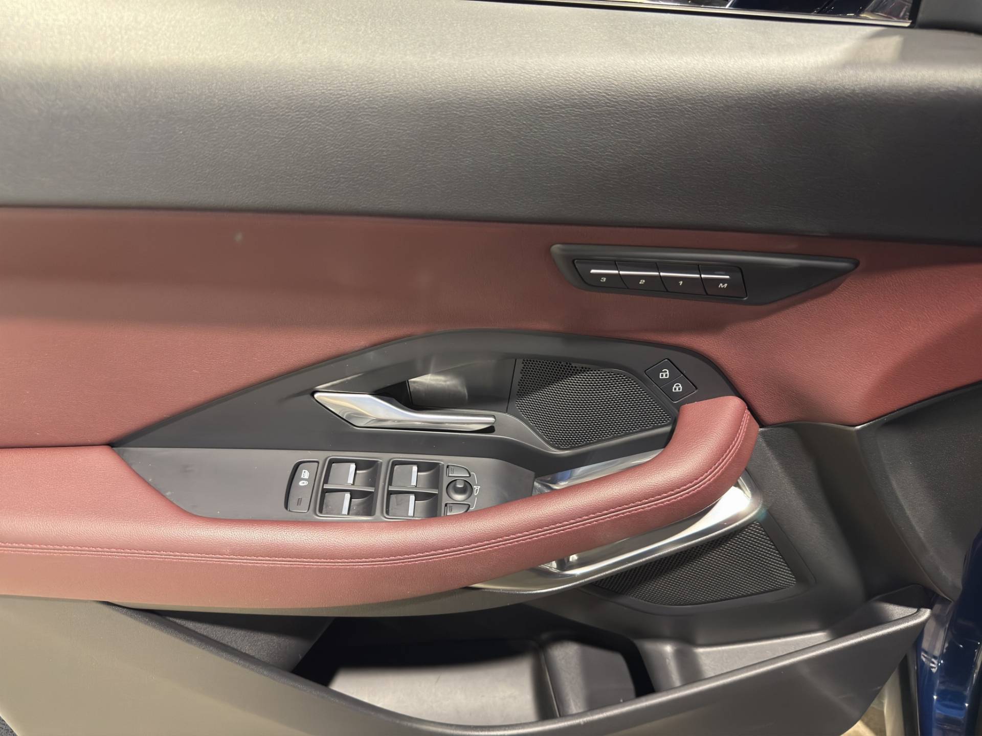 JAGUAR E-Pace E-Pace 2.0d i4 mhev R-Dynamic SE awd 163cv auto usata in pronta consegna - Brandini