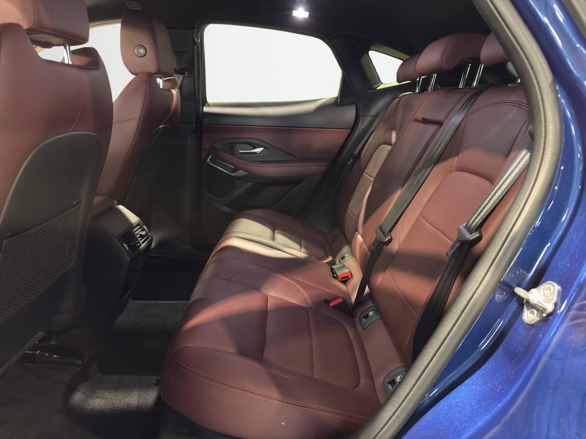 JAGUAR E-Pace E-Pace 2.0d i4 mhev R-Dynamic SE awd 163cv auto usata in pronta consegna - Brandini